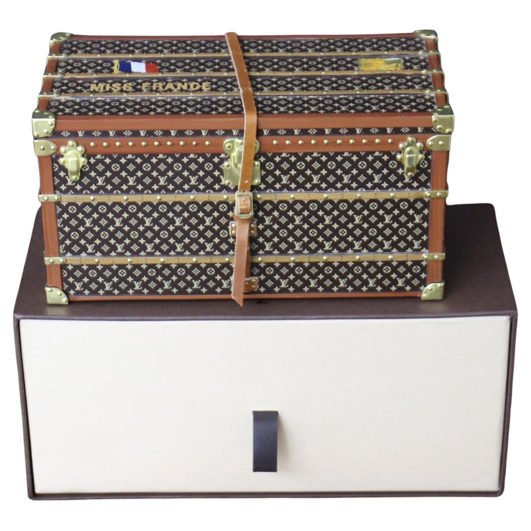 Miniature de la malle Louis Vuitton, presse-papier de la malle Louis Vuitton