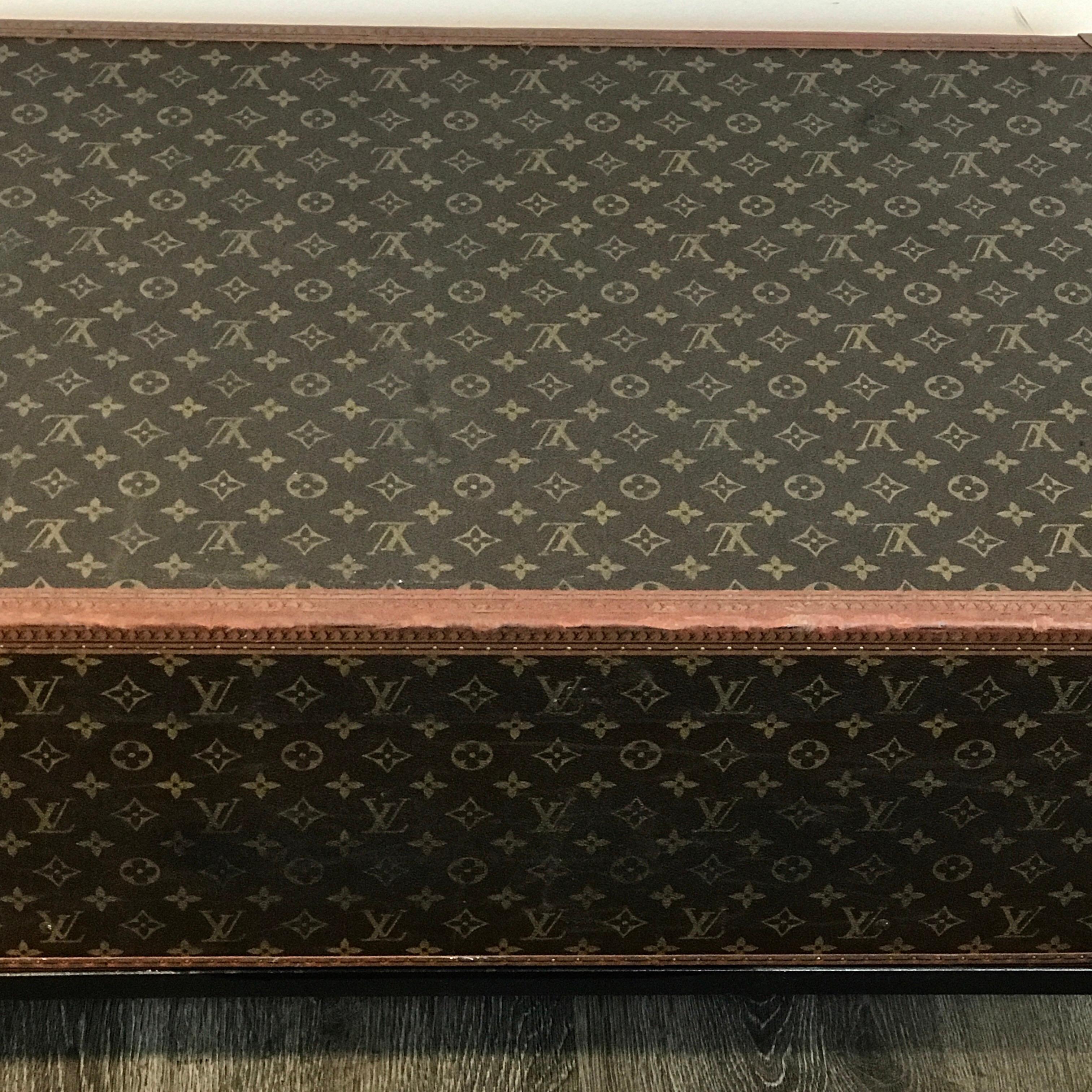 Louis Vuitton Trunk on Stand, Large 2