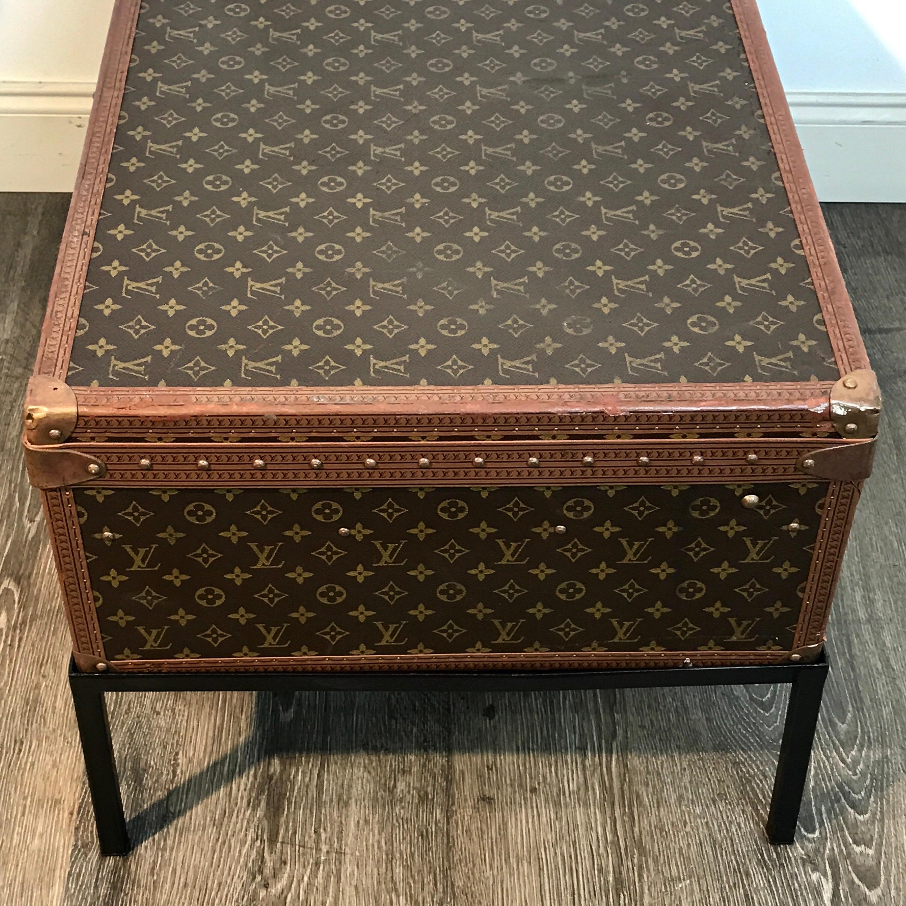 Louis Vuitton Trunk on Stand, Large 3