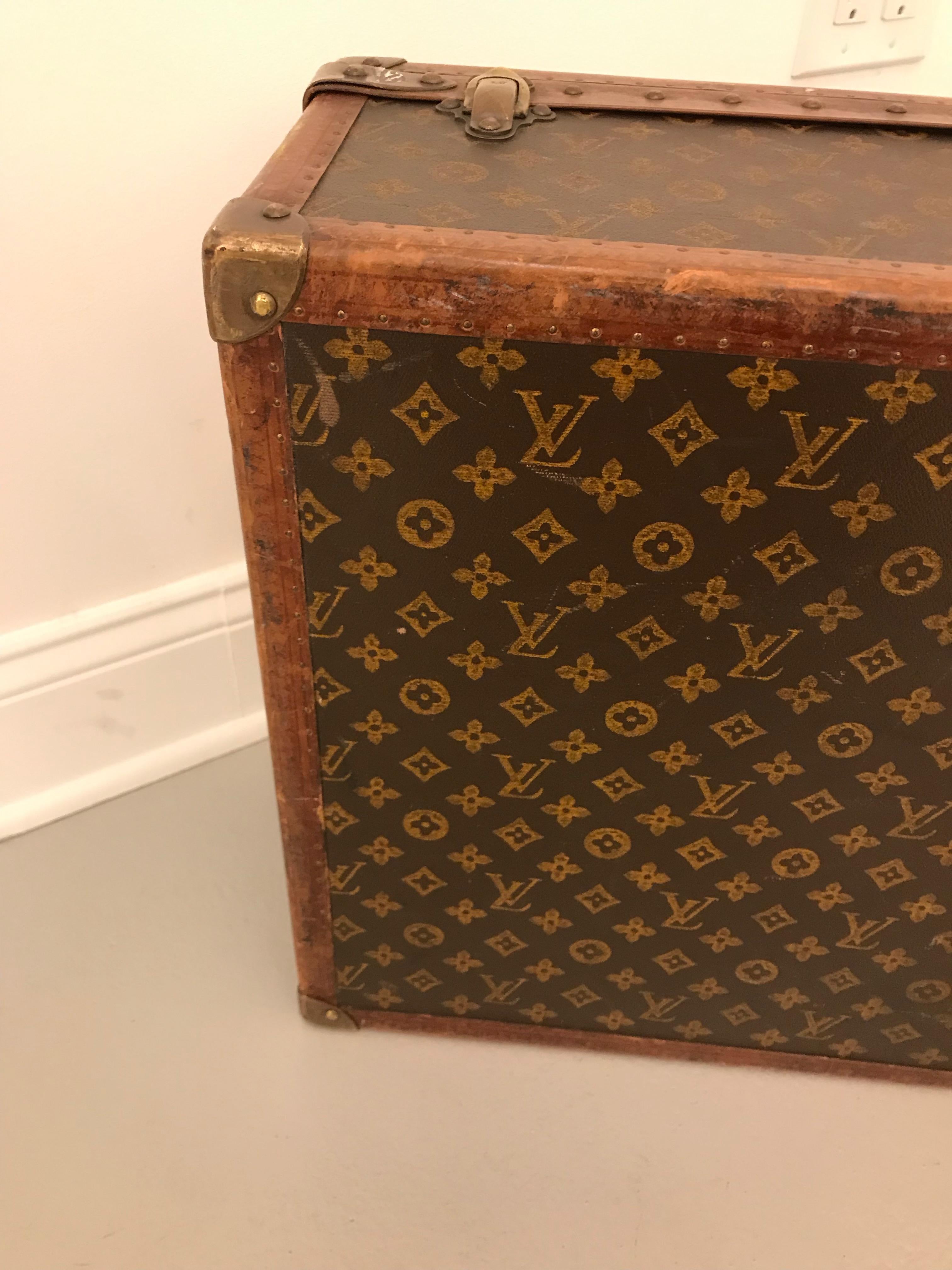 Louis Vuitton Trunk or Suitcase 3