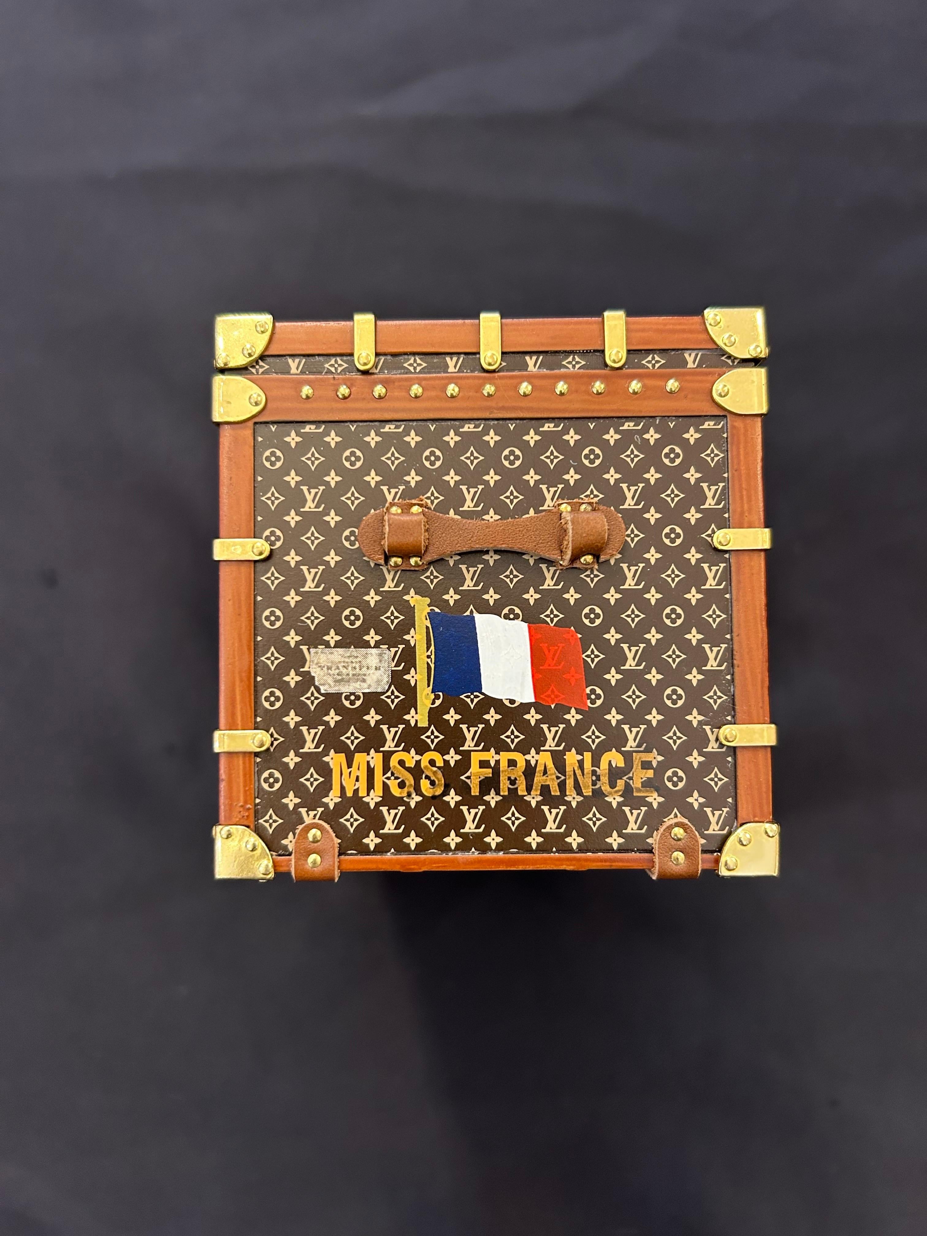 Brown Louis Vuitton Trunk Paperweight For Sale
