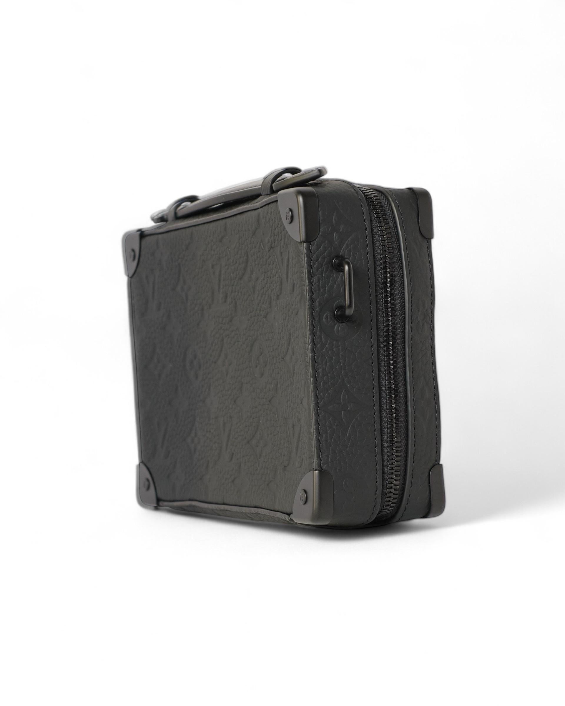 Louis Vuitton Trunk Soft MM Empreinte Black In Good Condition In Torre Del Greco, IT
