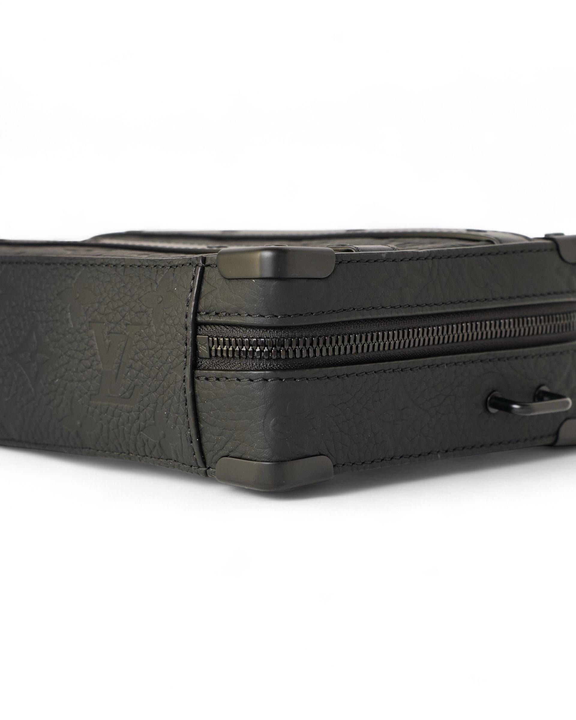 Men's Louis Vuitton Trunk Soft MM Empreinte Black