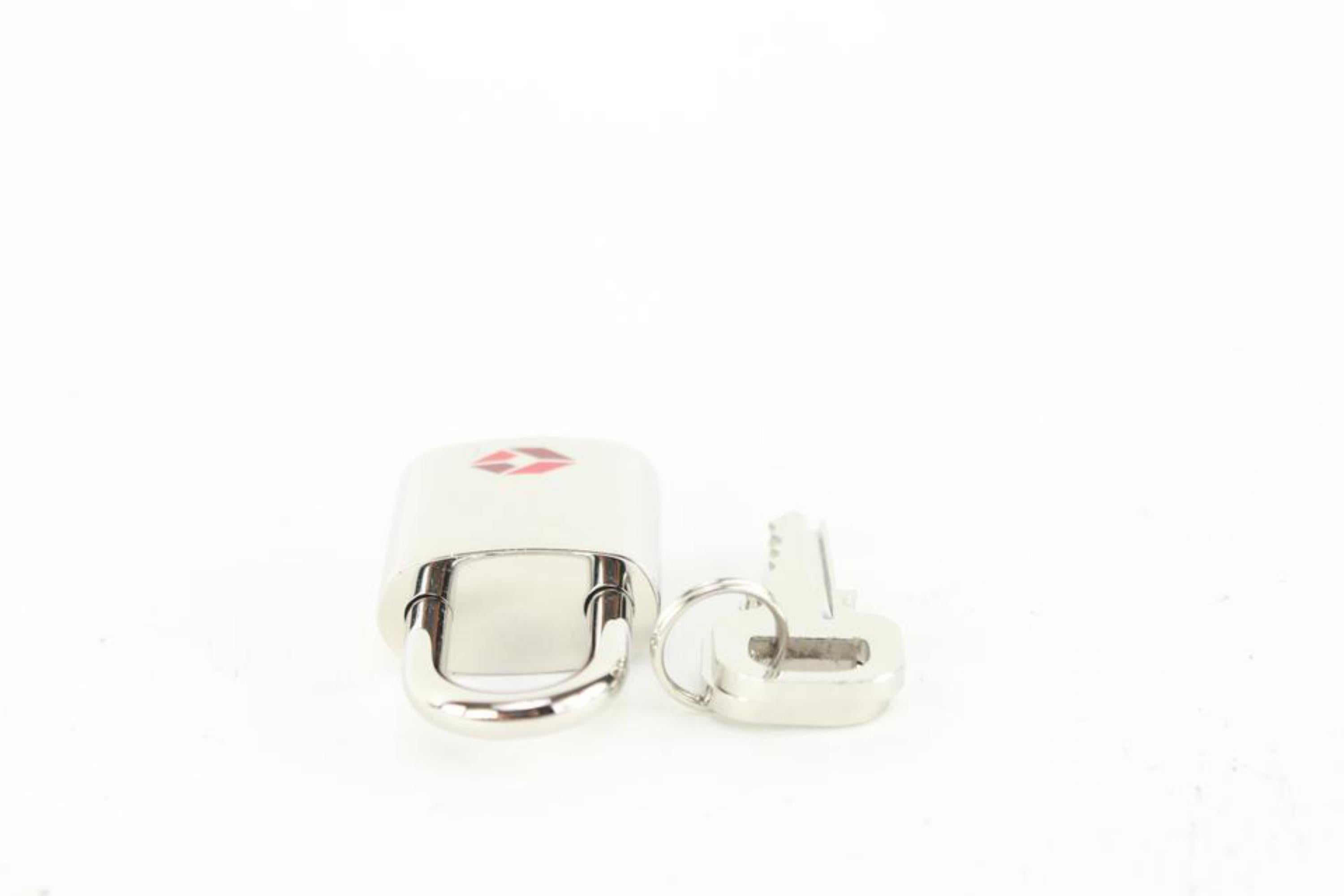 Louis Vuitton TSA De Voyage Padlock Silver and 2 Key Set Lock 57lk63s In Excellent Condition For Sale In Dix hills, NY