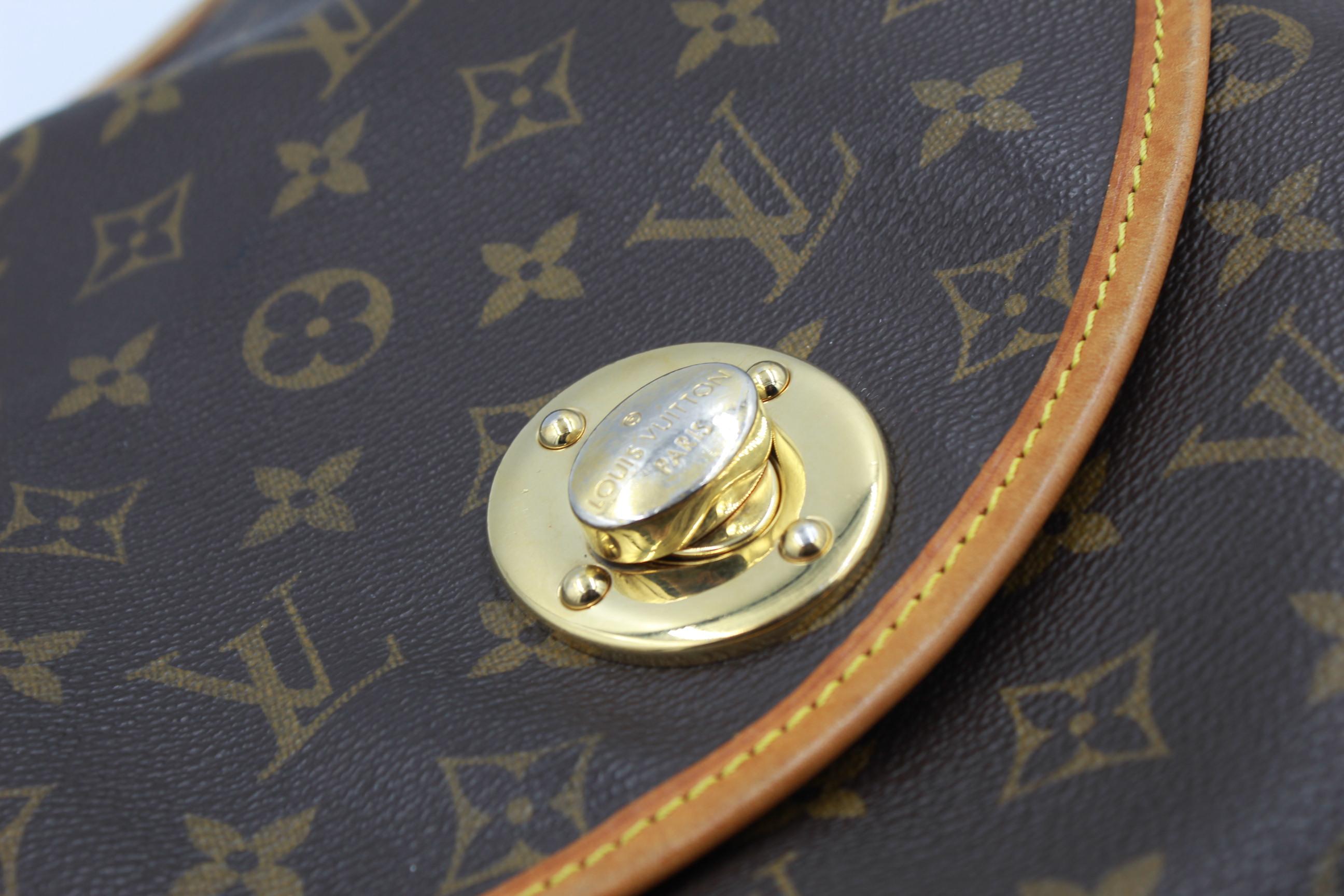 Louis Vuitton Tulum handbag in monogram canvas In Good Condition For Sale In Paris, FR