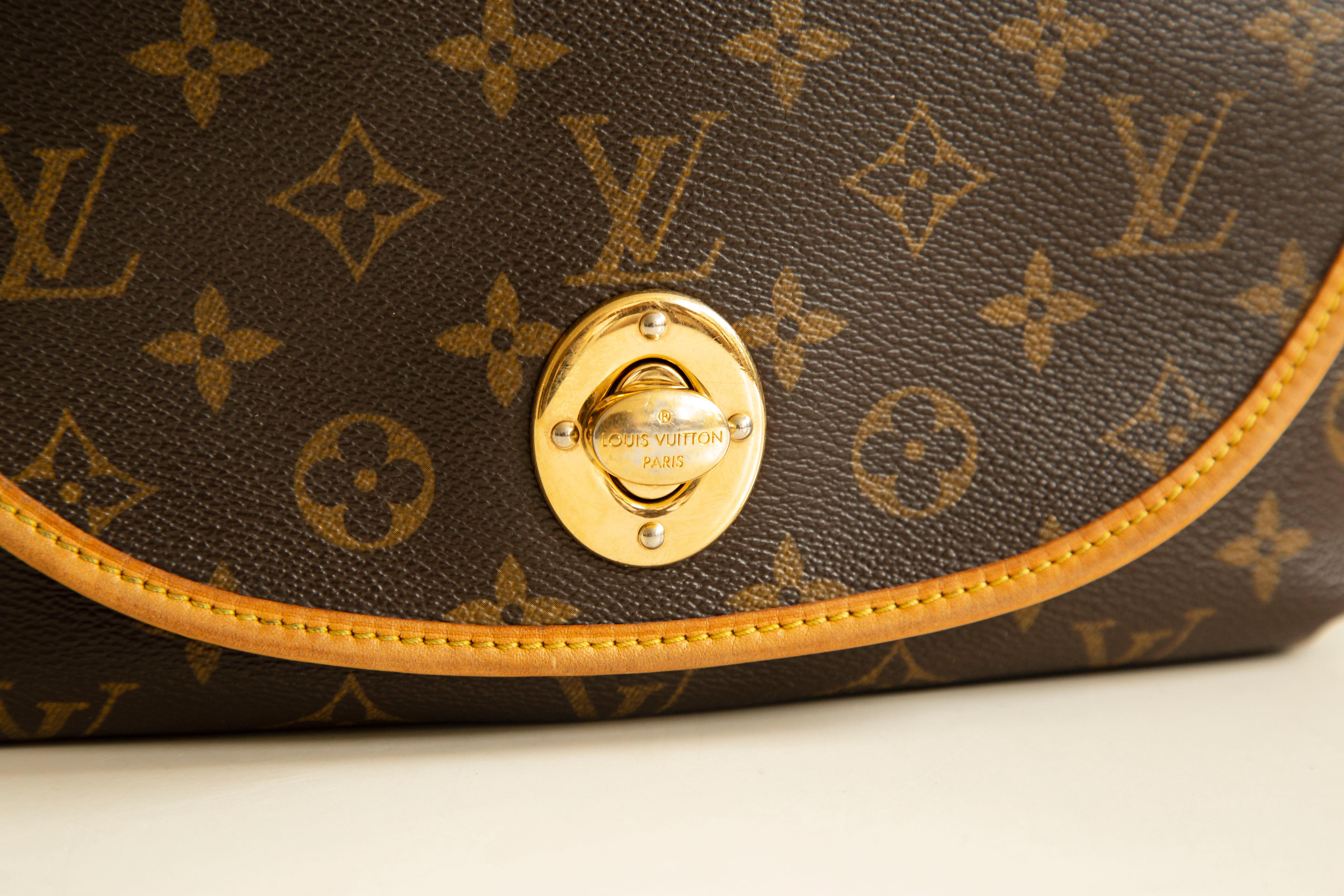 Louis Vuitton Tulum PM aus braunem Monogramm-Leinwand im Angebot 5