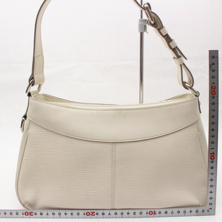 Louis Vuitton Turenne Pm 867967 White Leather Shoulder Bag at 1stDibs