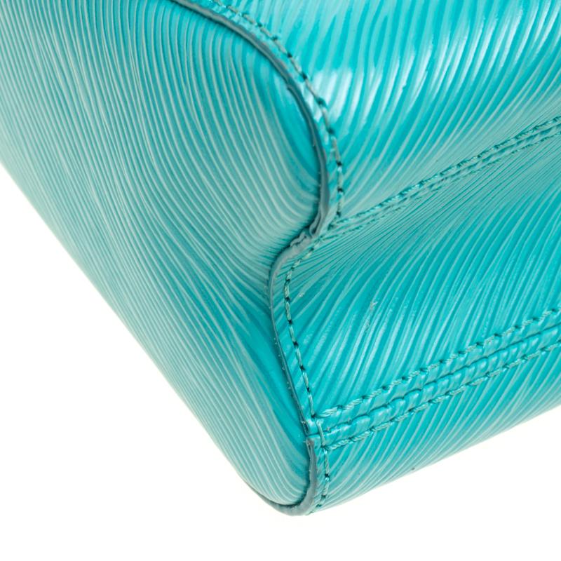 Louis Vuitton Turquoise Epi Leather Twist PM Bag In Good Condition In Dubai, Al Qouz 2