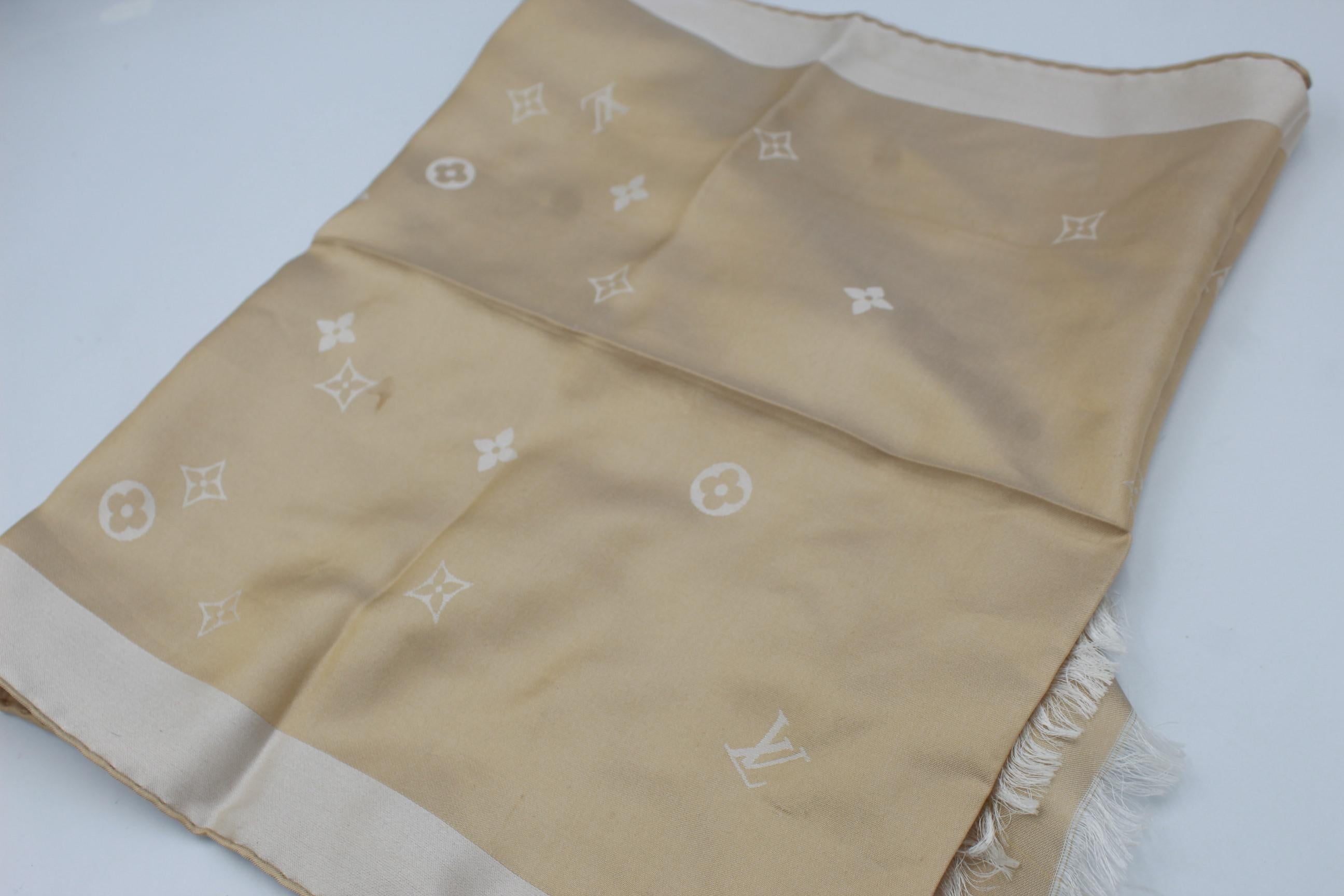 Louis Vuitton Twilly in monogram silk In Excellent Condition In Paris, FR