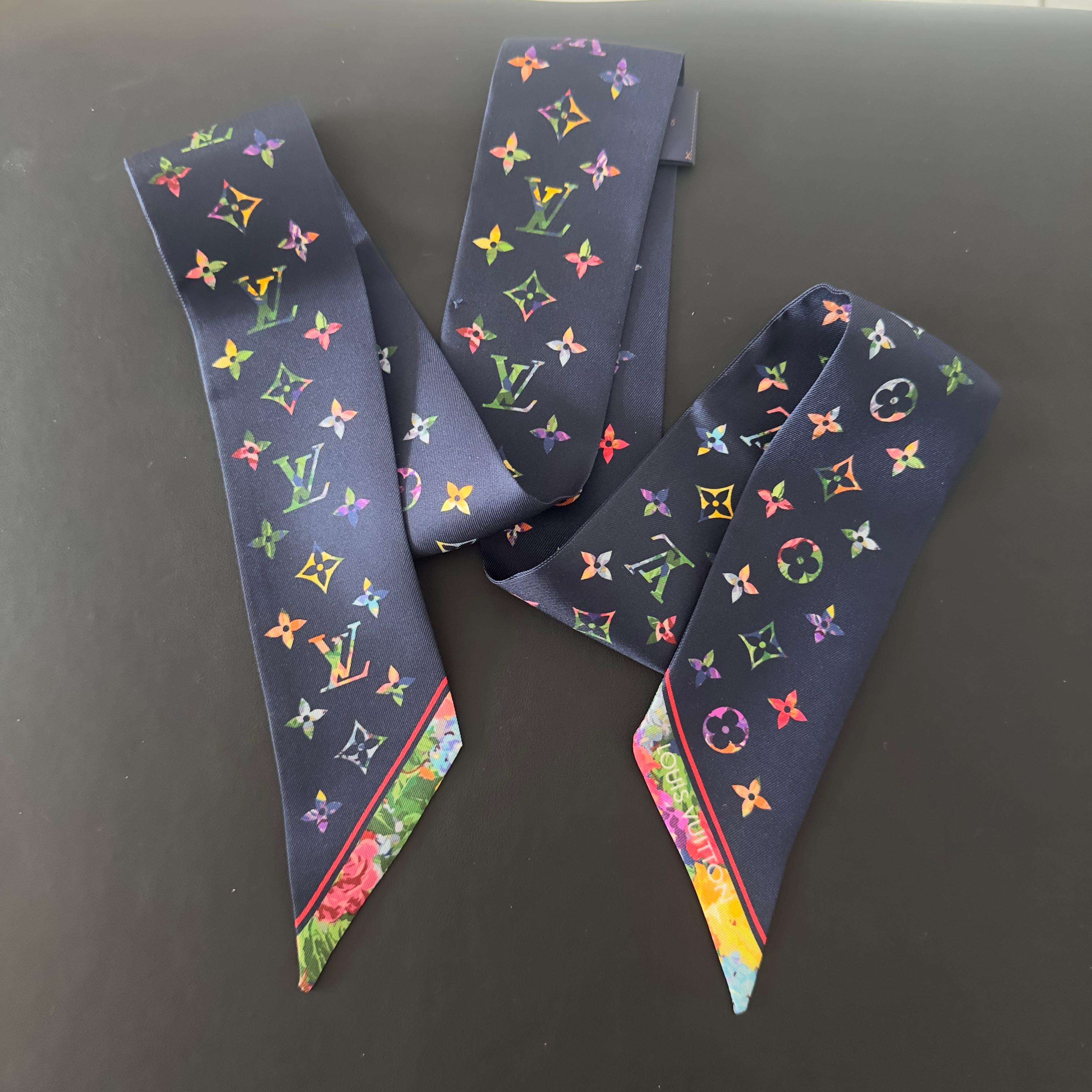da uomo o donna Louis Vuitton Twilly “Monogram Multicolor” in Seta Blu Navy – pari al nuovo in vendita
