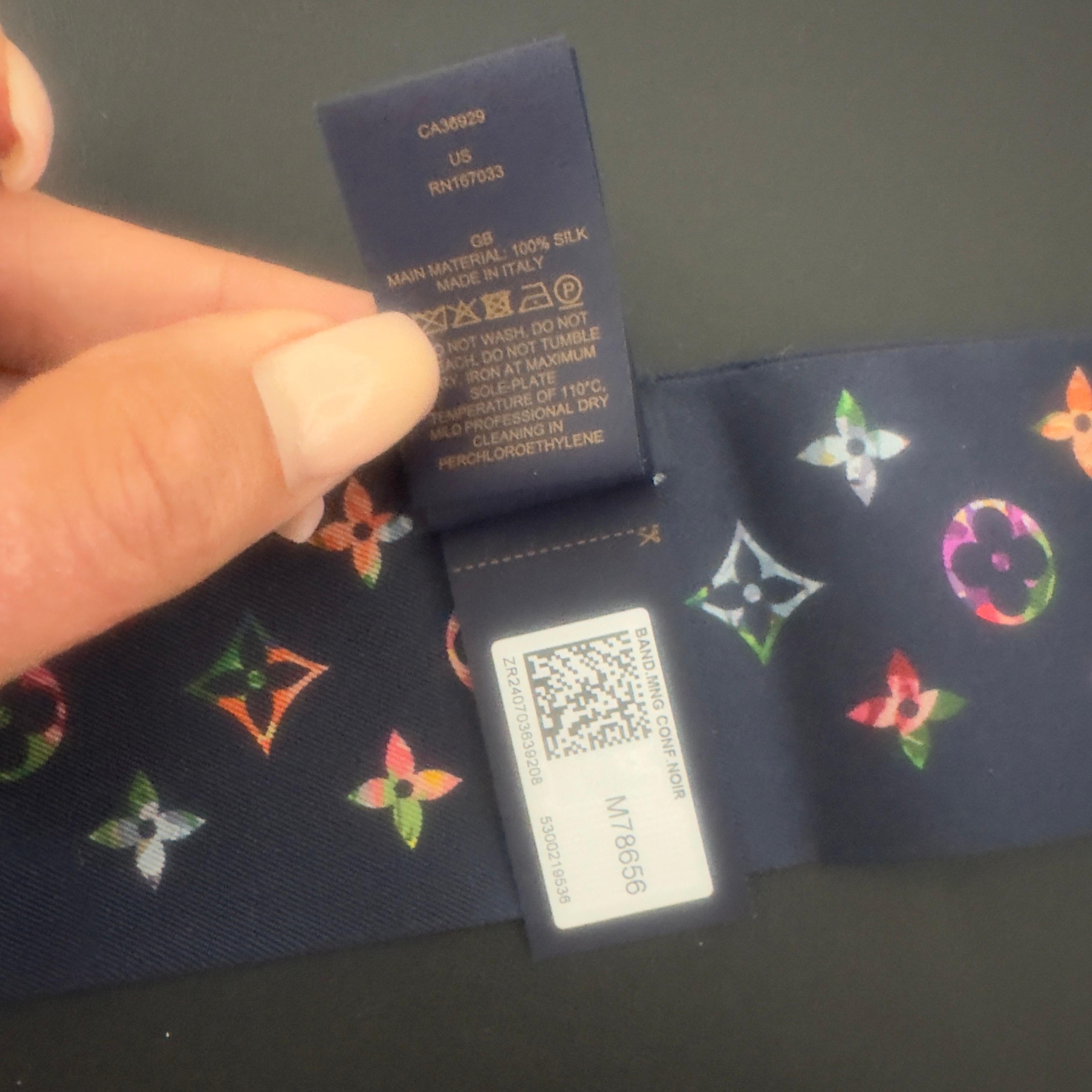 Louis Vuitton Twilly “Monogram Multicolor” in Seta Blu Navy – pari al nuovo in vendita 3