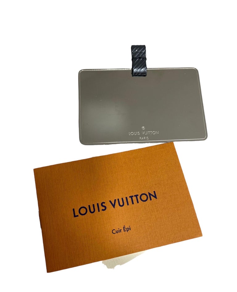 Louis Vuitton Twist Chain Epi Paillets Grey For Sale at 1stDibs