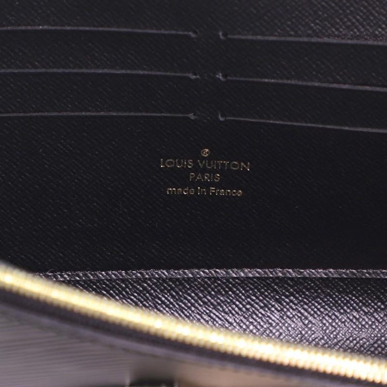Louis Vuitton Epi Twist Love Lock MM in gold calf leather leather Golden  Metallic ref.368574 - Joli Closet