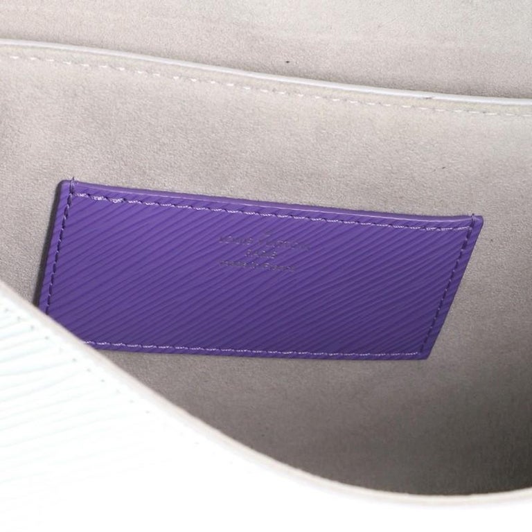 Louis Vuitton Twist Handbag Epi Leather MM For Sale 3