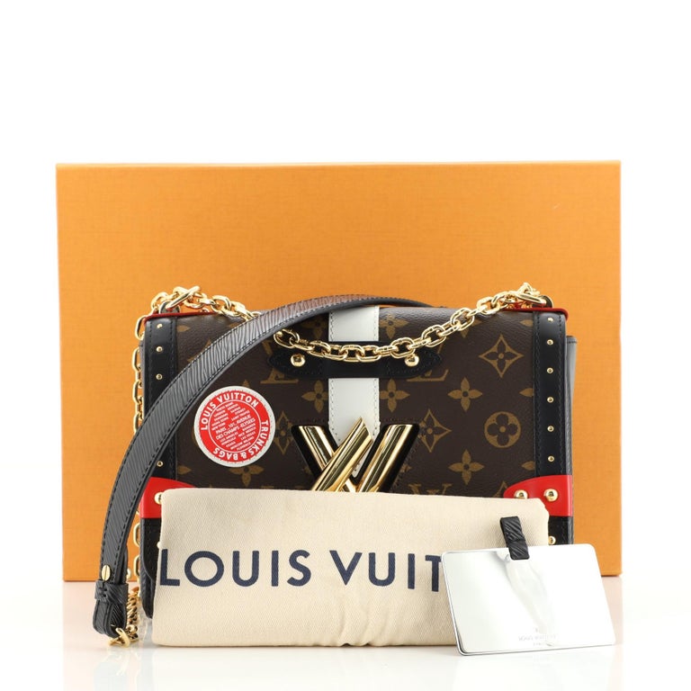 A sunburst of studs. An Epi #LouisVuitton Twist bag comes with