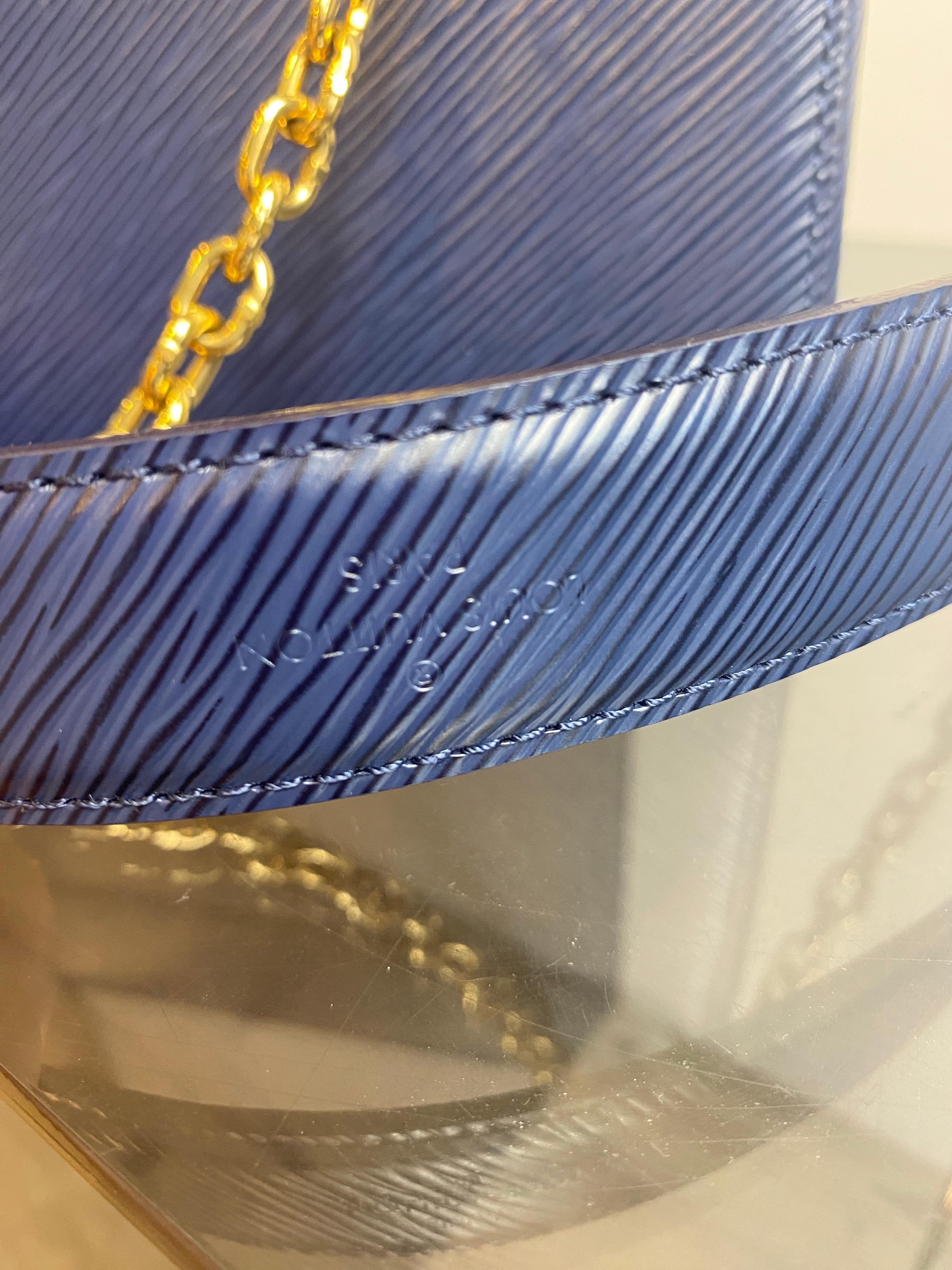 Louis Vuitton Twist in pelle Epi blu. in vendita 9