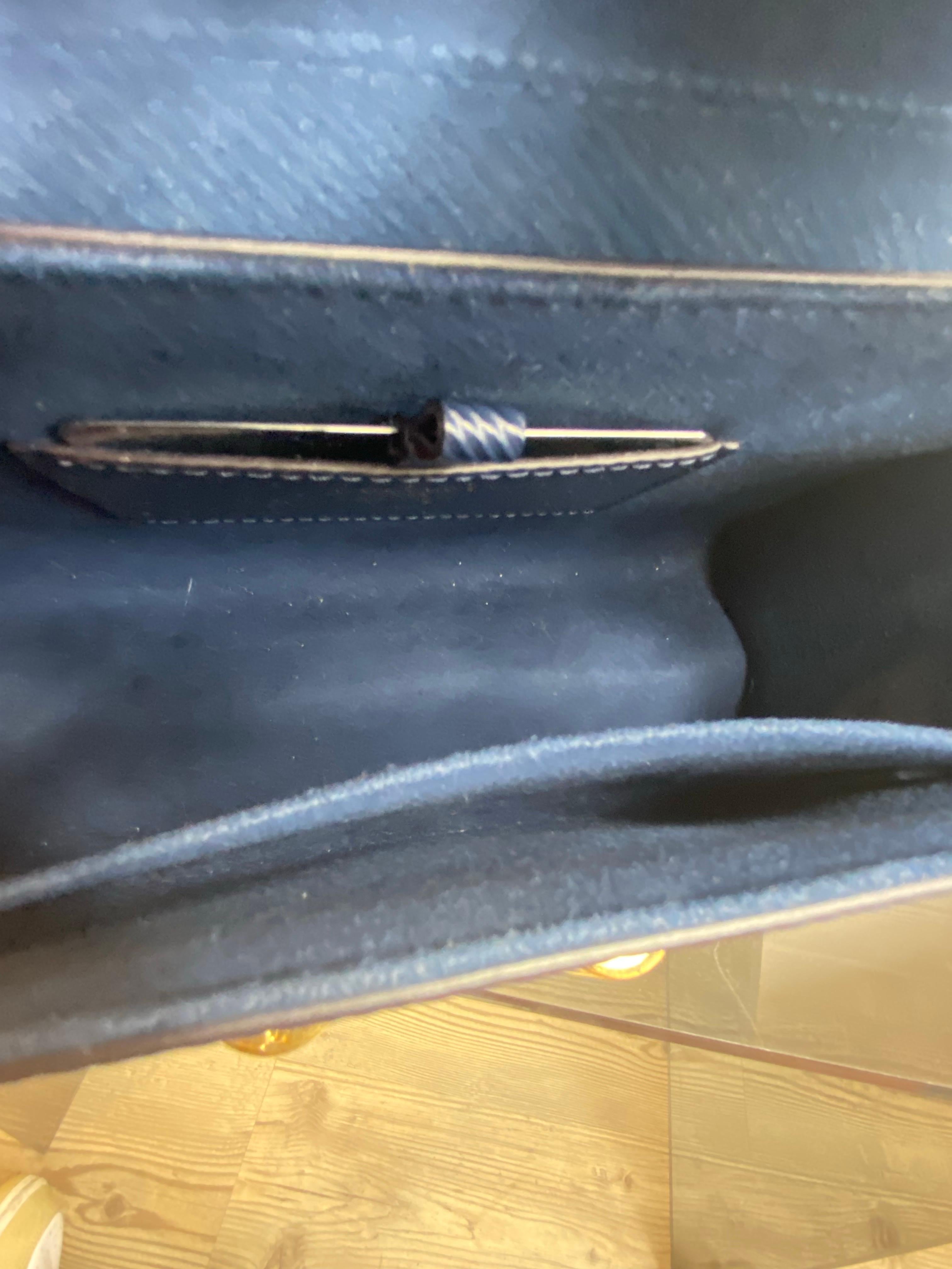 Louis Vuitton Twist in pelle Epi blu. in vendita 12