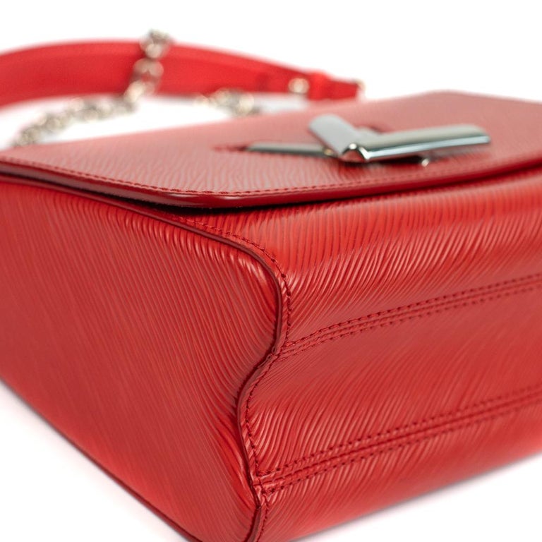 Twist leather crossbody bag Louis Vuitton Red in Leather - 25736284