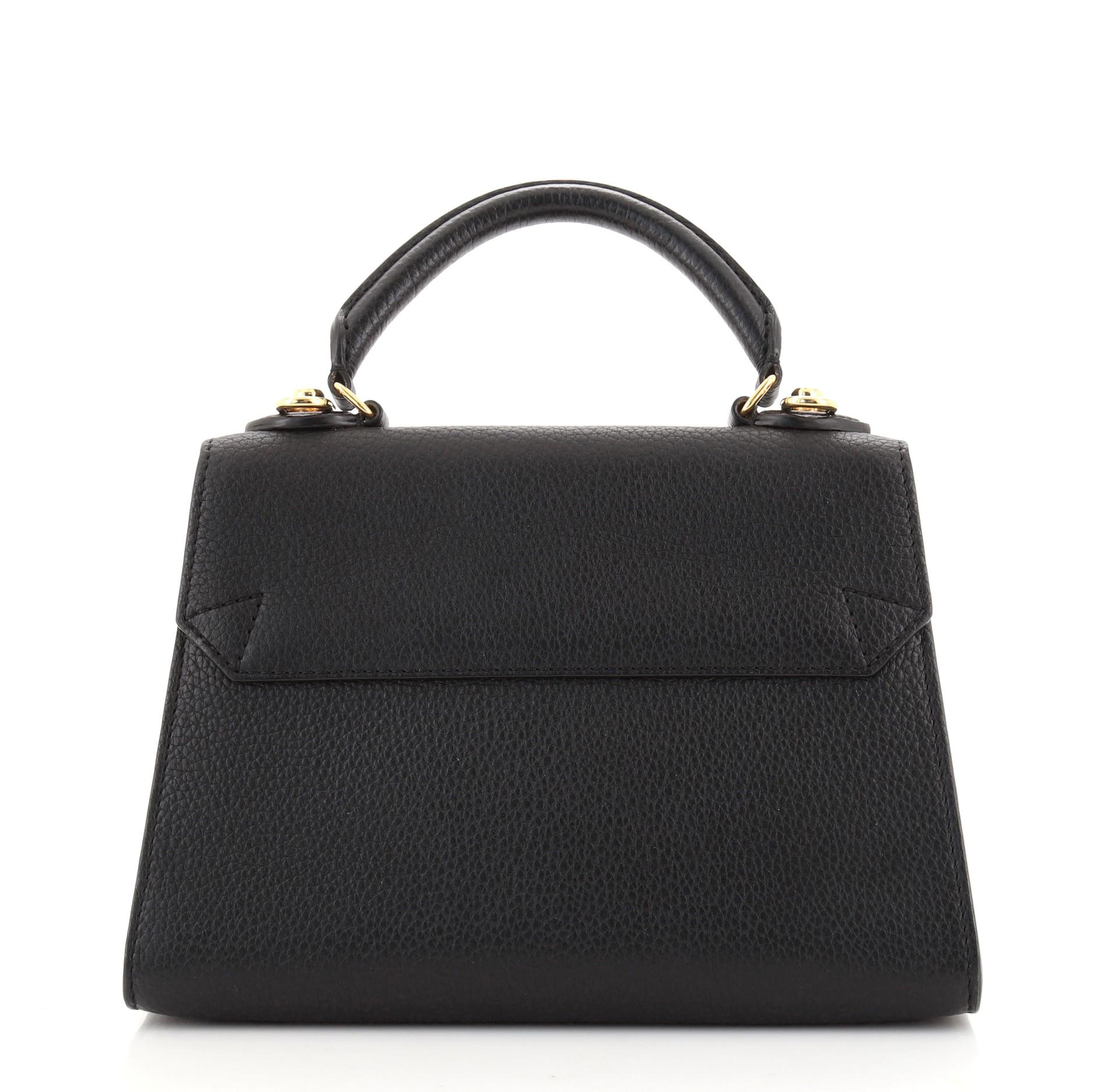 Louis Vuitton Twist One Handle Tasche Taurillon Leder PM im Zustand „Gut“ in NY, NY