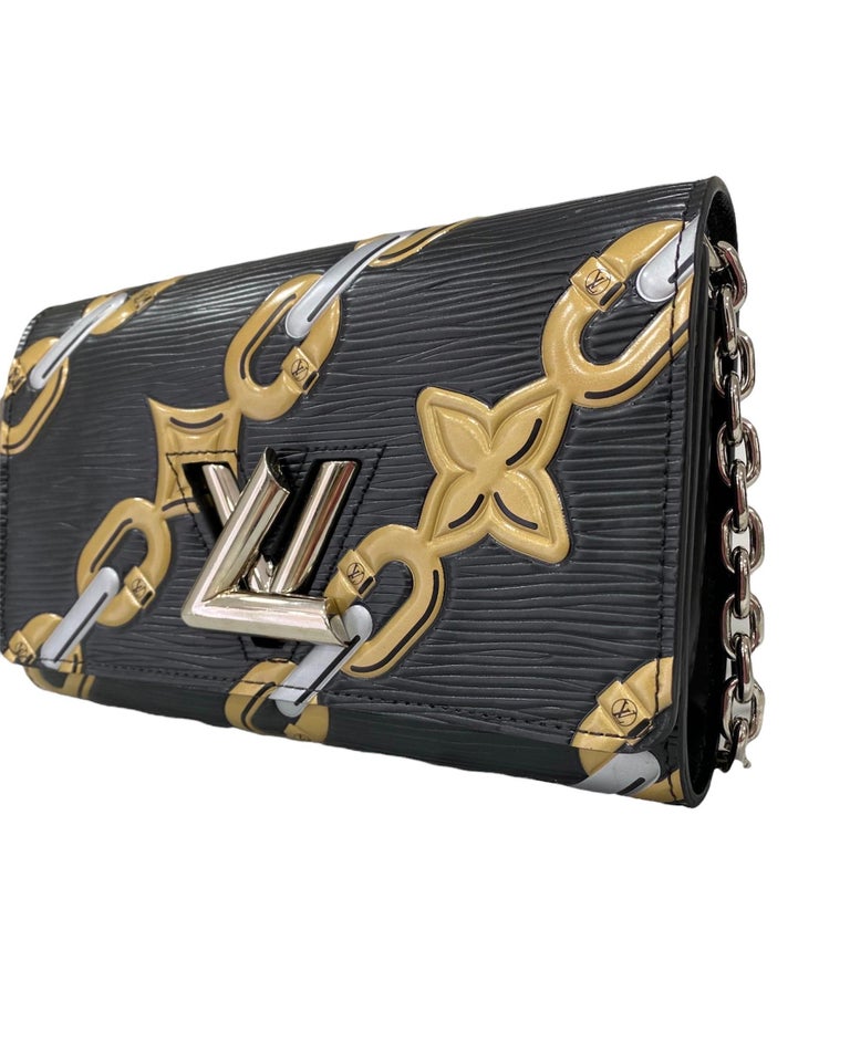Louis Vuitton Twist Wallet Chain Black For Sale at 1stDibs