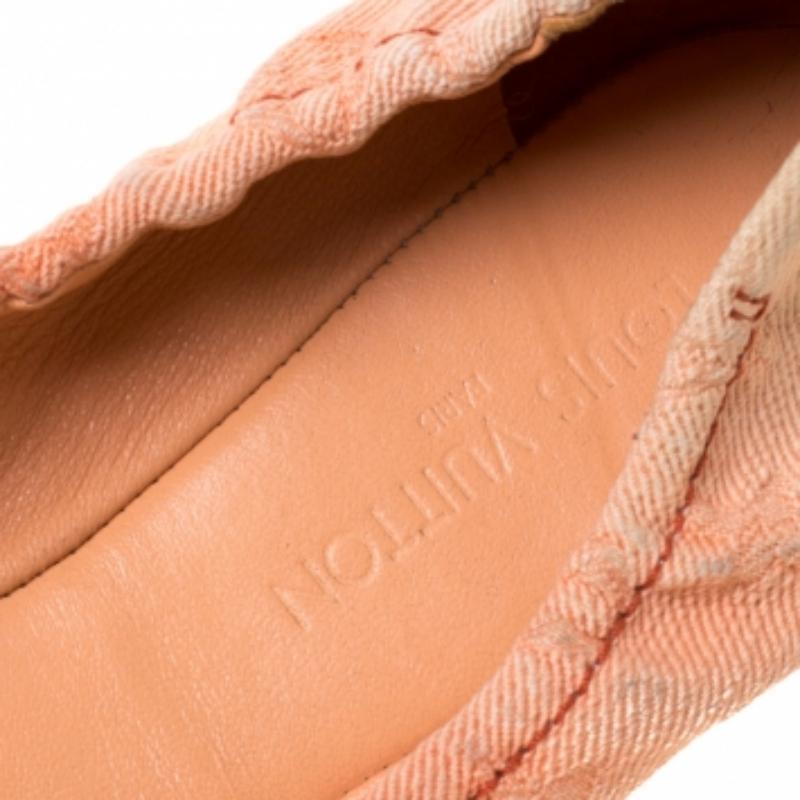 Arancia Louis Vuitton Ballerine con fibbia in denim bicolore misura 37,5 in vendita