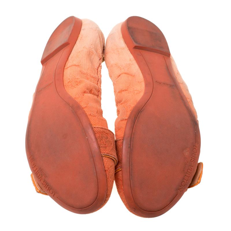 Louis Vuitton - Chaussures de ballet à boucle en denim bicolore, taille 37,5 Pour femmes en vente