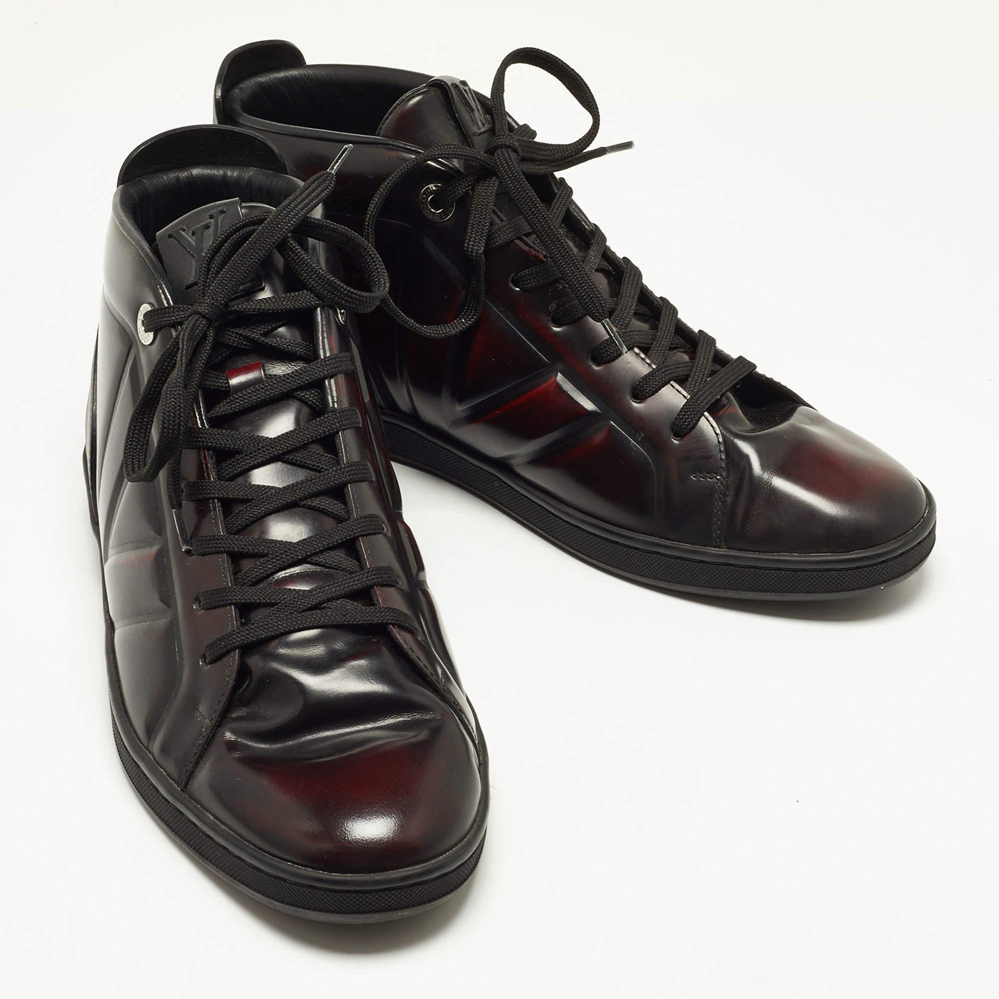 Louis Vuitton Two Tone Leather High Top Sneakers Size 42 In Good Condition For Sale In Dubai, Al Qouz 2