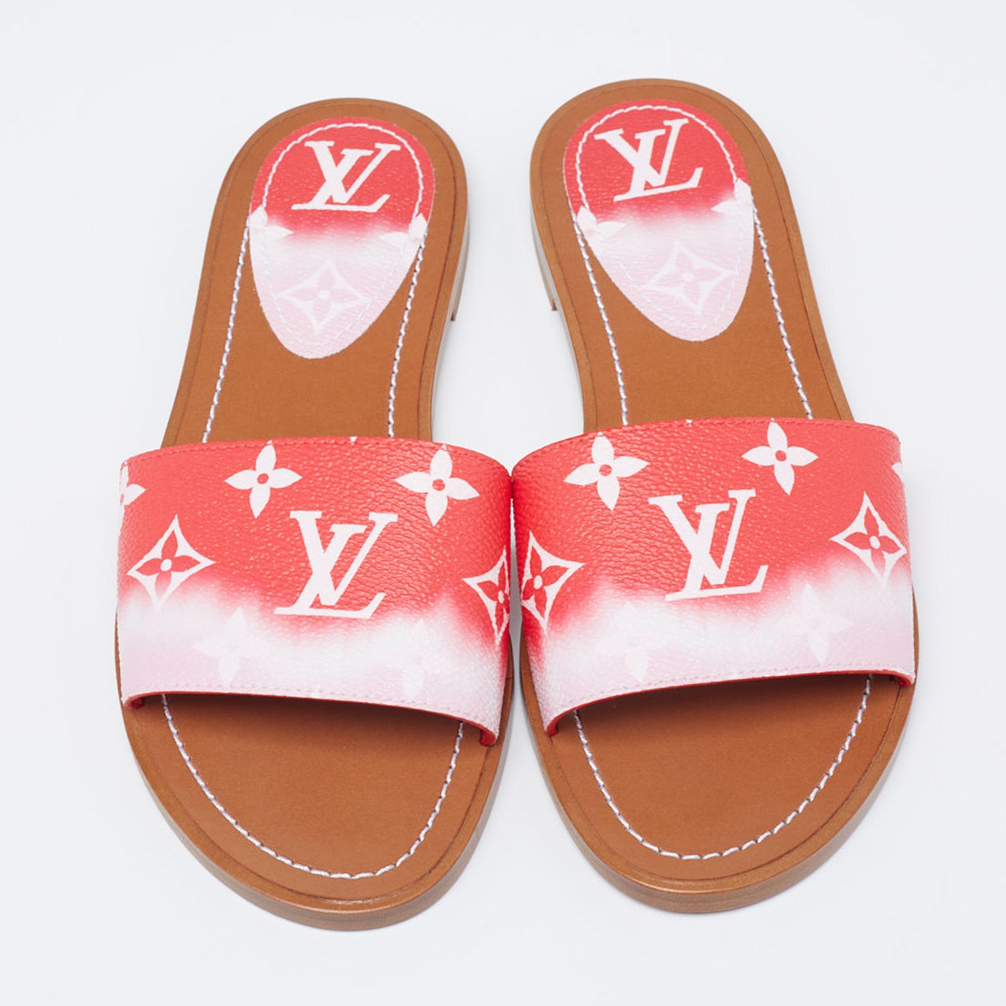 Louis Vuitton Slippers Pink - 2 For Sale on 1stDibs