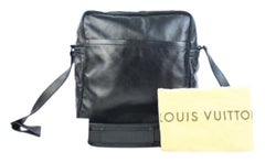 Louis Vuitton ( Ultra Rare ) Embossed Unisex 20lva32117 Black  Shoulder Bag