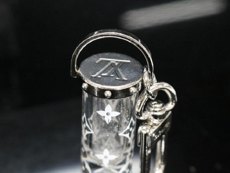 Louis Vuitton LV Tag Bag Charm - FINAL SALE (SHF-16555) – LuxeDH