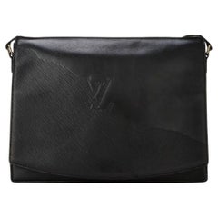 Louis Vuitton (Ultra Rare) Opera 7lr0705 Black Leather Messenger Bag