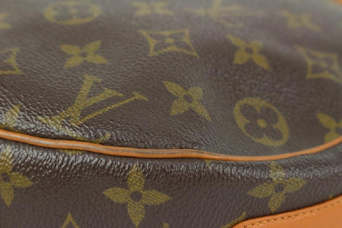 Louis Vuitton Ultra Rare Vintage Crossbody Bag 265lv28 For Sale 3
