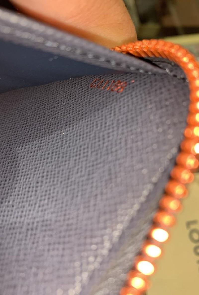 Extra großes Portemonnaie von Louis Vuitton mit aufklappbarem Monogramm und Tusche und Reißverschluss im Zustand „Neu“ im Angebot in Dix hills, NY
