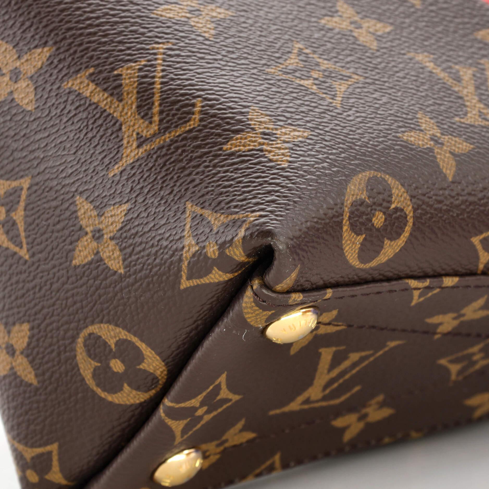 Louis Vuitton V Tote Monogram Canvas and Leather BB For Sale 3