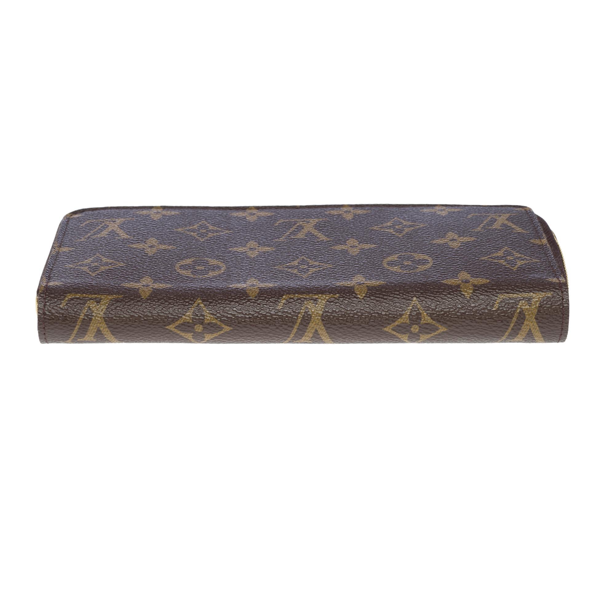 Louis Vuitton V Wallet in brown and Turquoise canvas Zippy Wallet, GHW For Sale 6