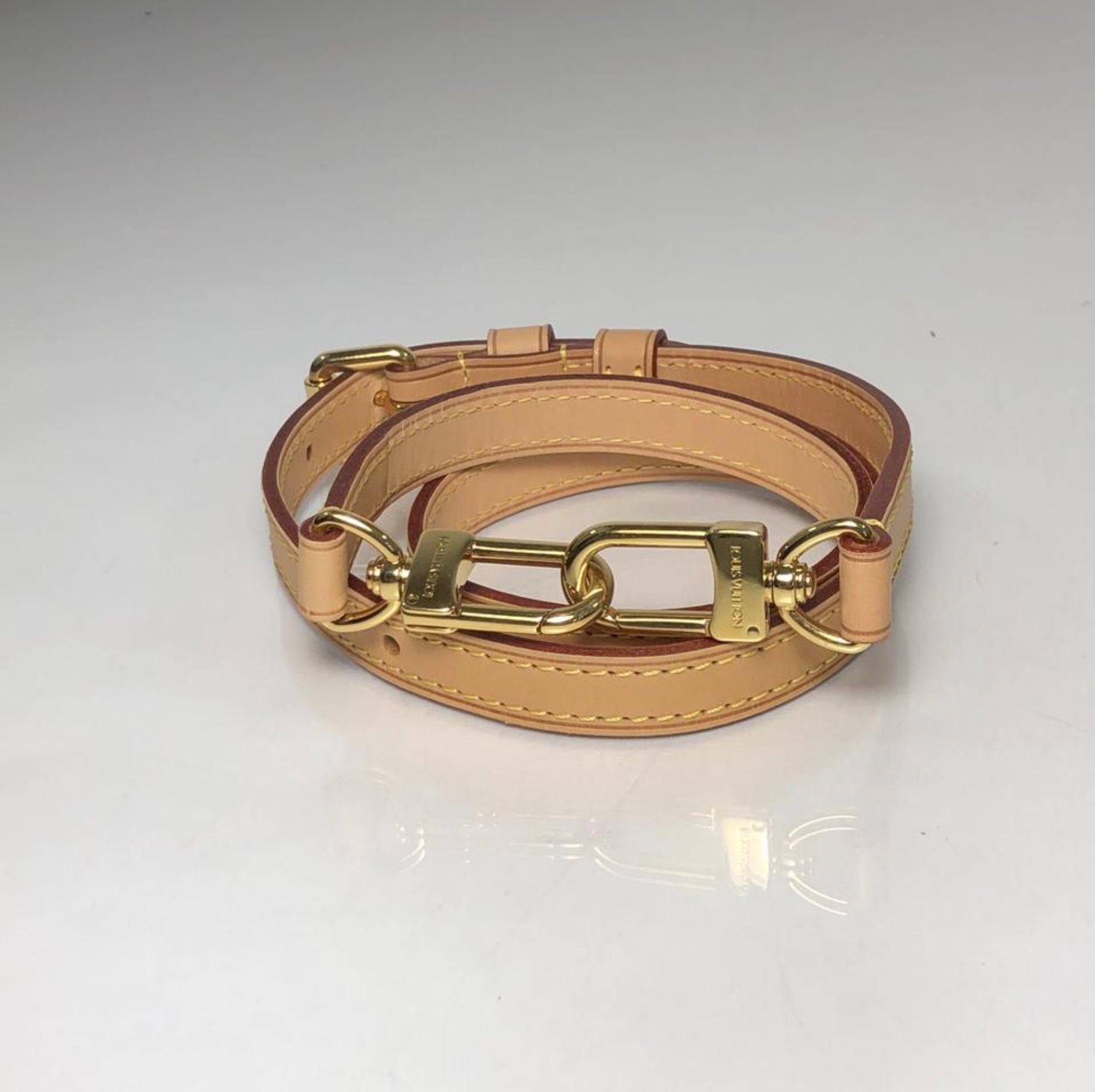 MODEL - Louis Vuitton Vachette Strap - Shoulder (Narrow and Adjustable)

CONDITION - Exceptional. Light vachette with no watermarks, no dryness and no cracking. Bright and shiny hardware with no tarnishing or chipping. No rips, holes, tears, stains