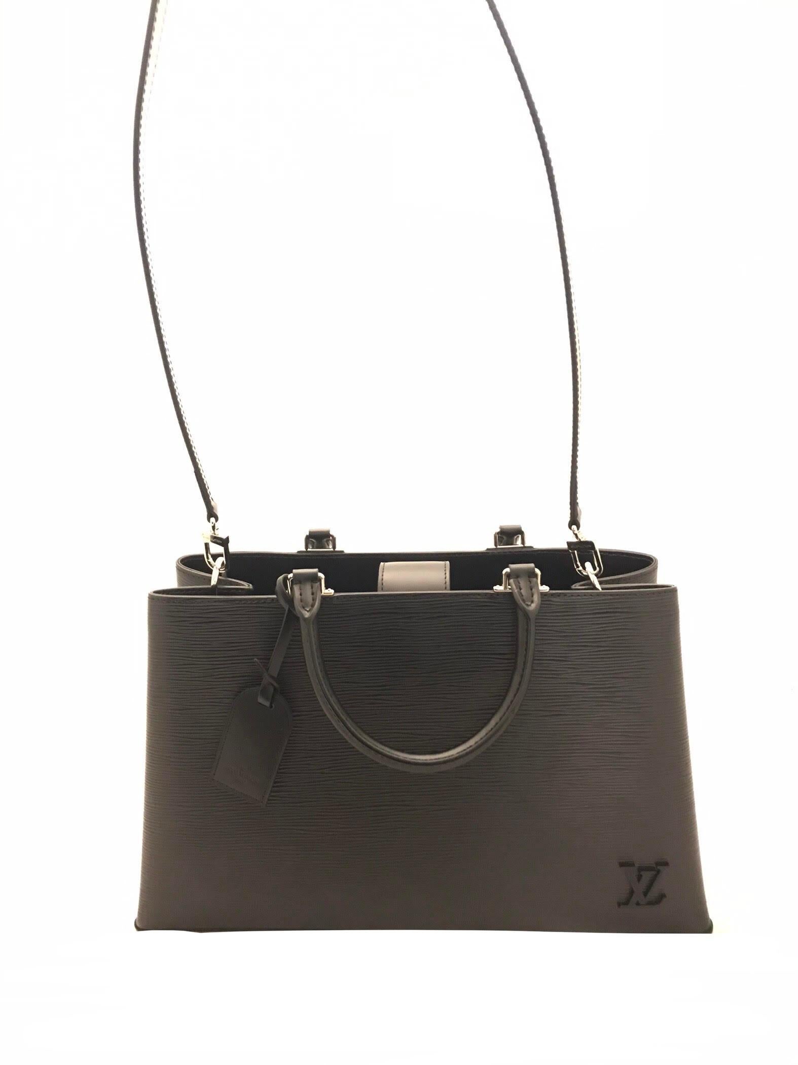  Louis Vuitton Vaneau GM black Epi leather handbag In Excellent Condition In Glasgow, GB