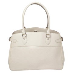 Louis Vuitton Vanilla Epi Leather Passy GM Bag