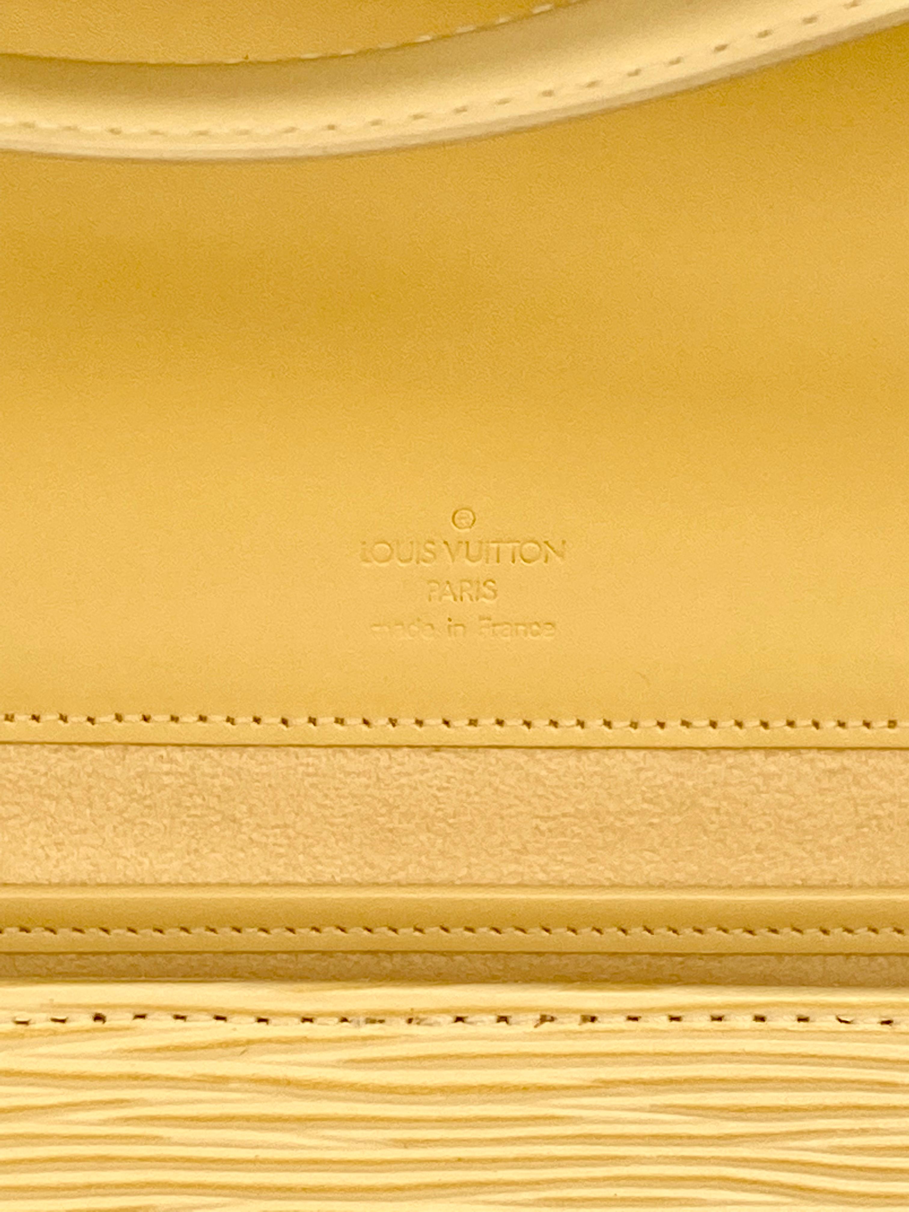 Louis Vuitton Vanilla Epi Nocturne GM Bag, Compact Wallet and Make Up Bag Set For Sale 4
