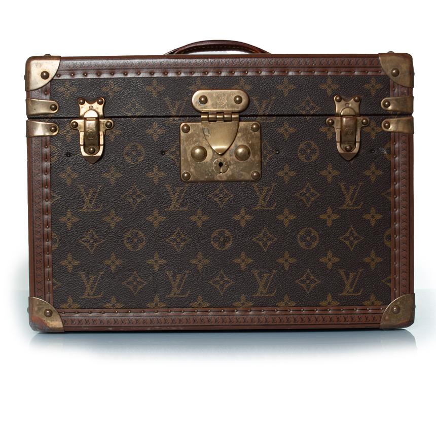 Louis Vuitton, vanity case in monogram canvas For Sale at Louis Vuitton, vanity case in monogram canvas For Sale at