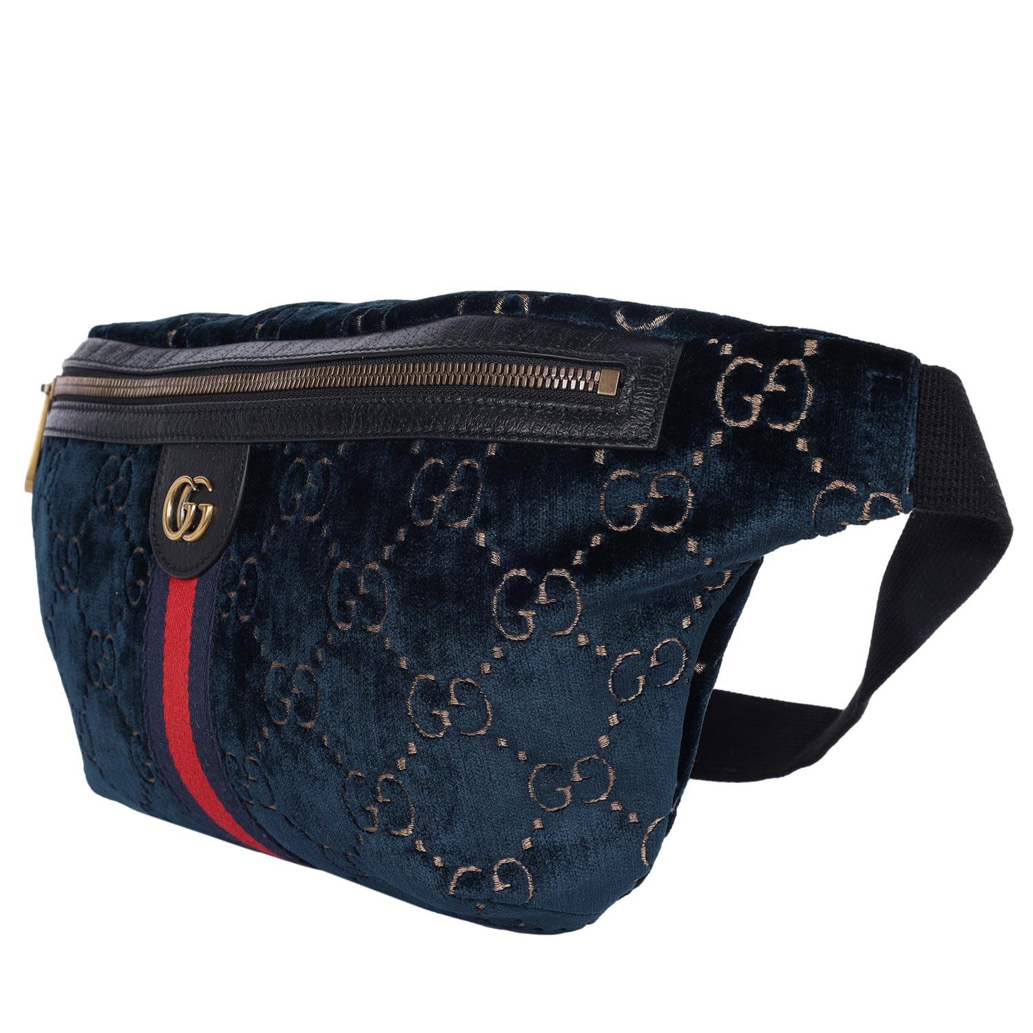 Gucci Velvet GG Monogram Web Belt Bag Blue Beige en vente 4
