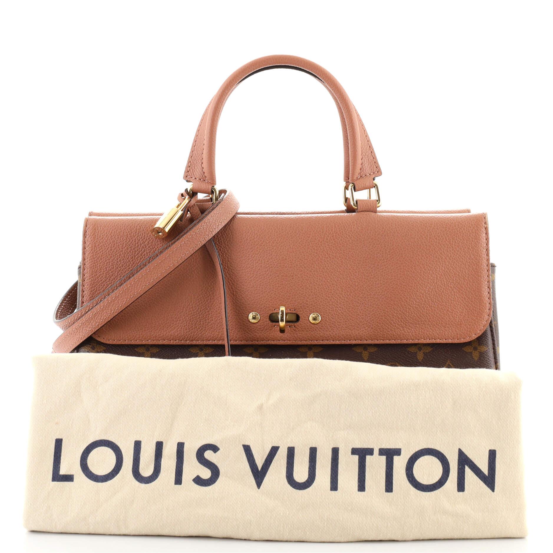 Condition: Very good. Wear on base corners, moderate wear near flap side and interior side opening edges. Peeling on flap side opening wax edges, stains in interior, scratches and discoloration on hardware.
Accessories: Lock, Keys, Dust Bag,