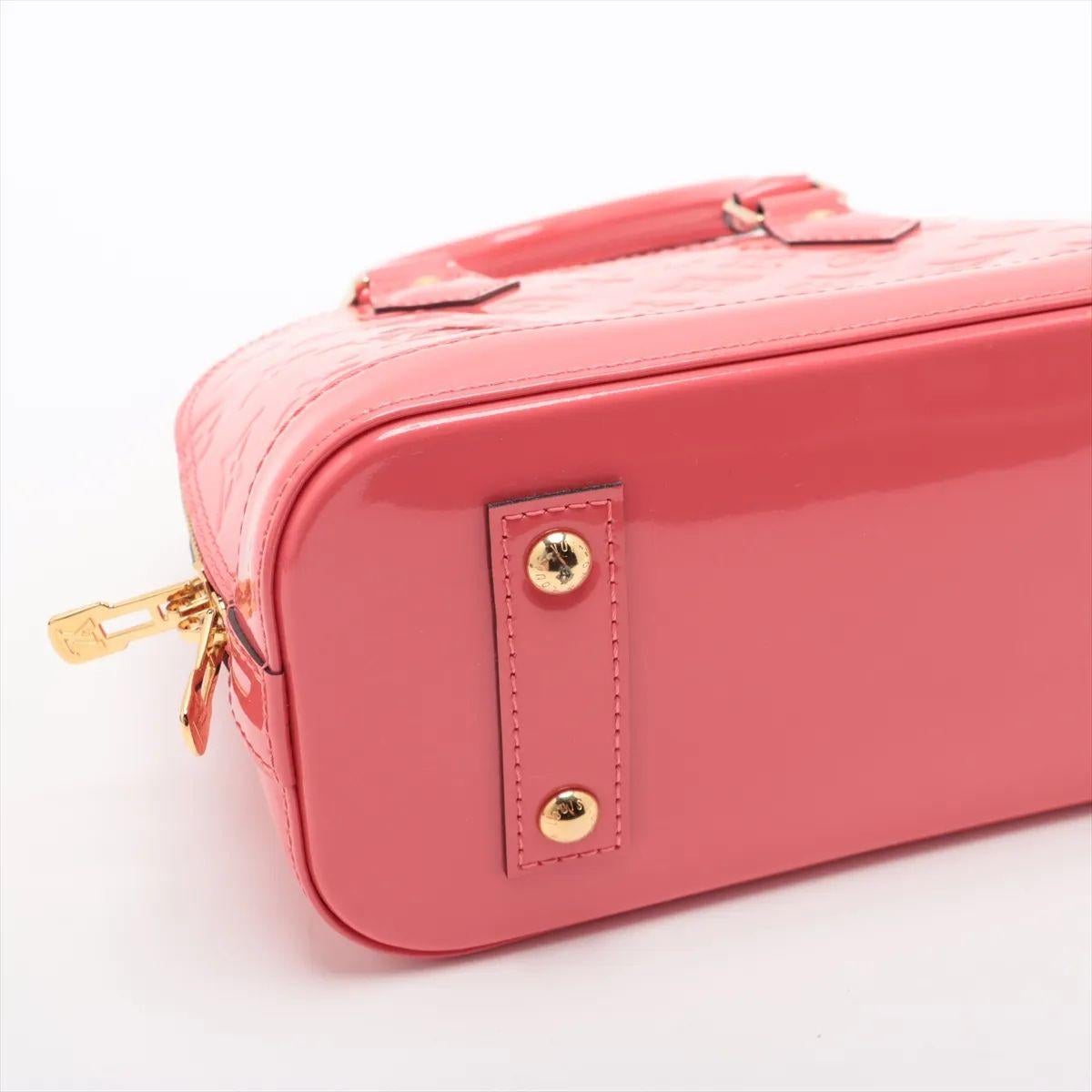 Louis Vuitton Vernis Alma BB rose pêche Pour femmes en vente