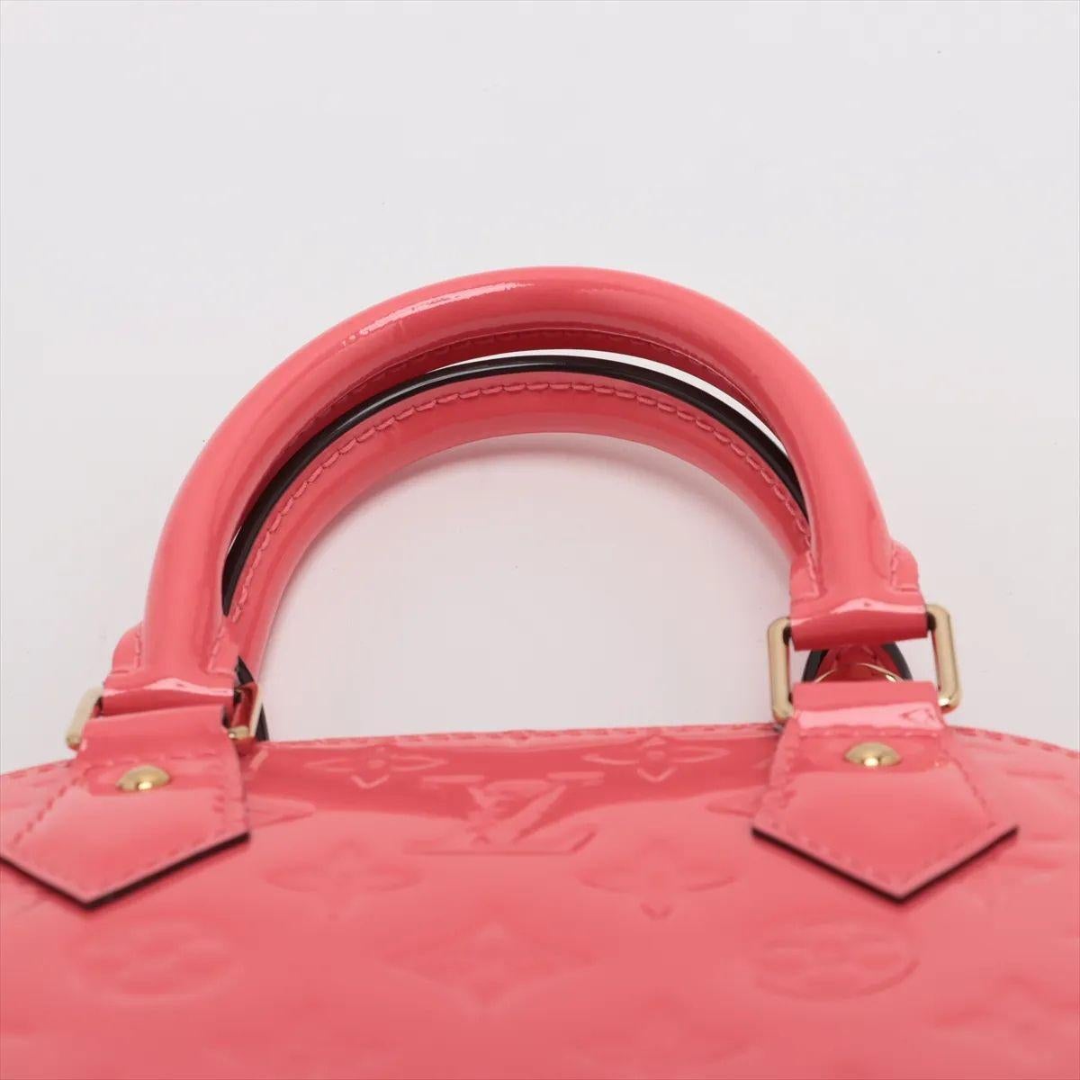 Louis Vuitton Vernis Alma BB rose pêche en vente 2