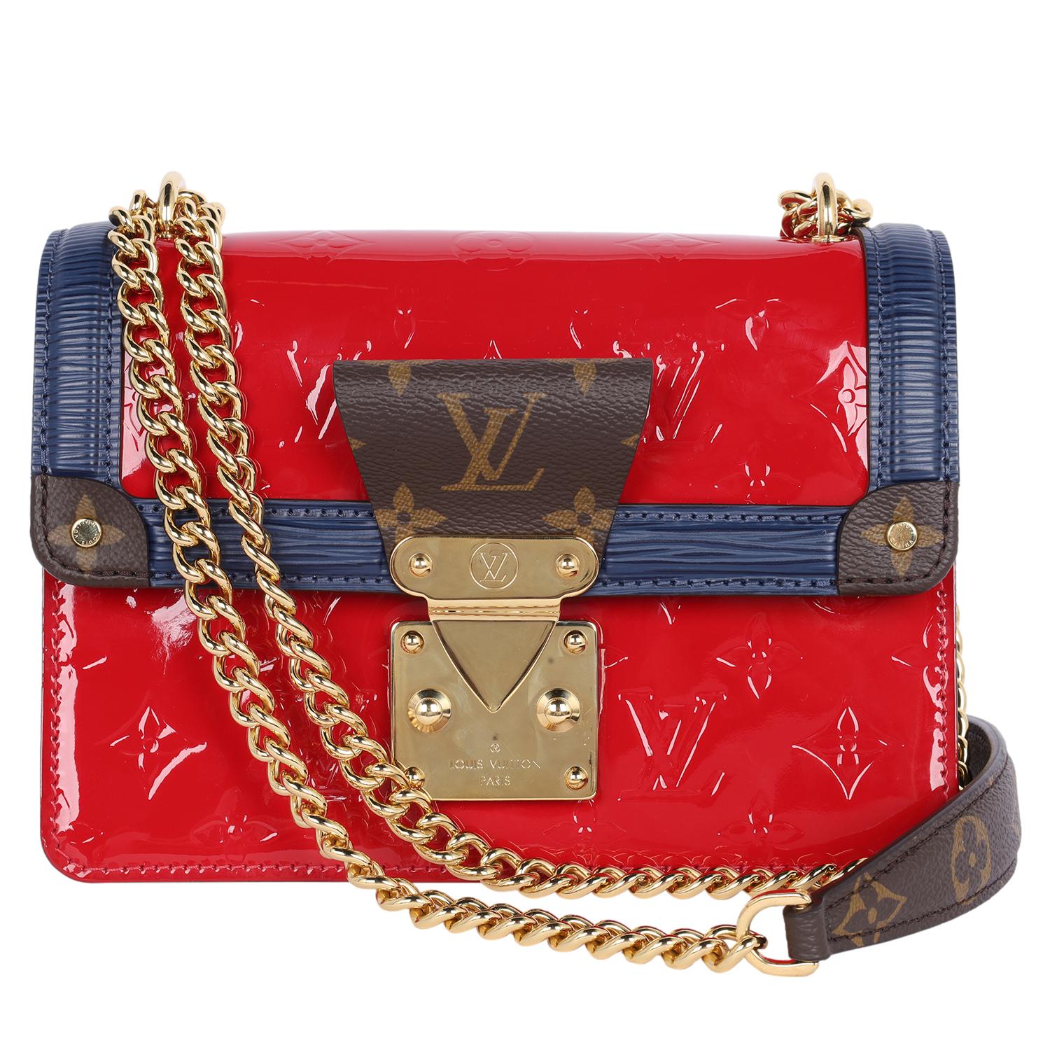 Louis Vuitton - Sac à bandoulière rouge « Wynwood » en cuir épi avec monogramme en vente 6