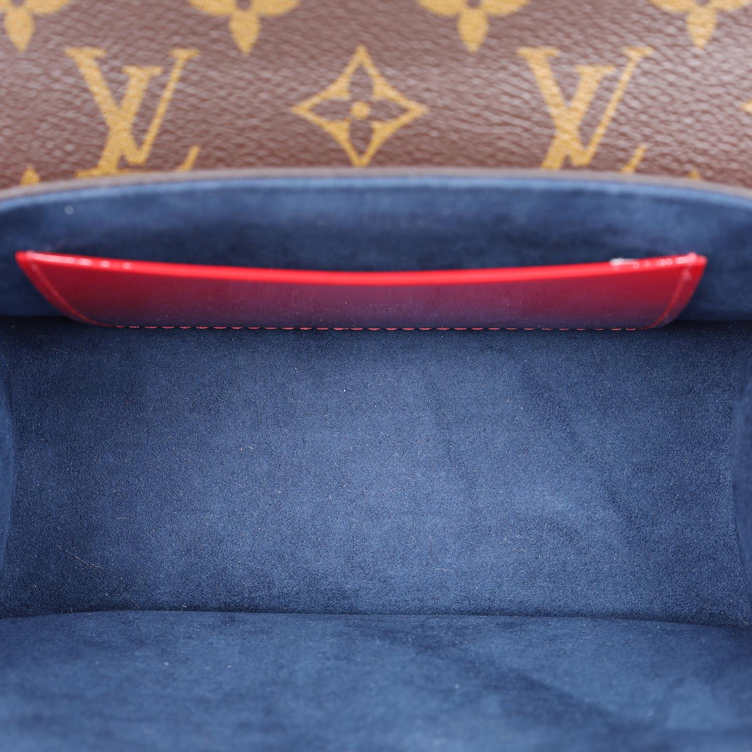 Louis Vuitton - Sac à bandoulière rouge « Wynwood » en cuir épi avec monogramme en vente 8