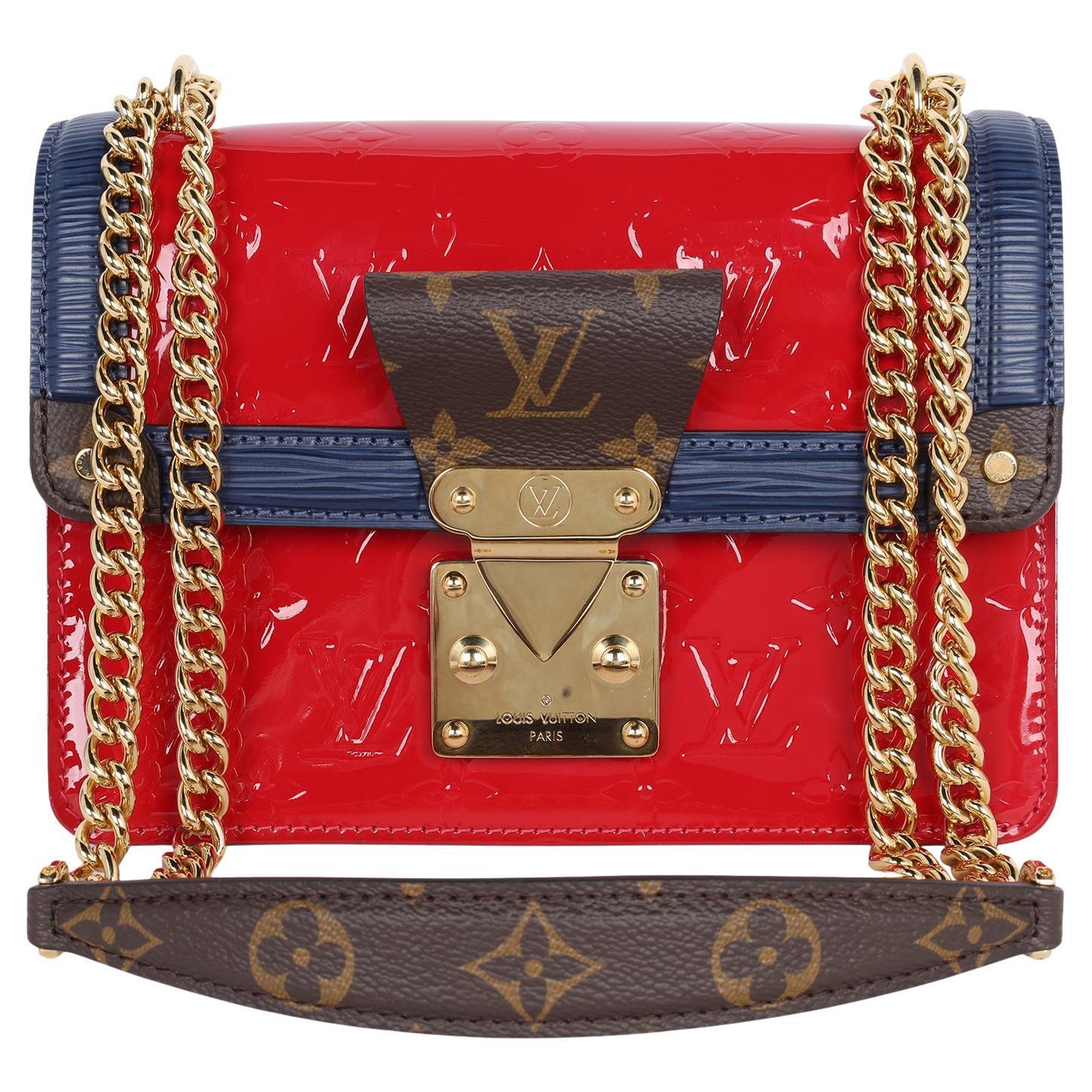 Louis Vuitton - Sac à bandoulière rouge « Wynwood » en cuir épi avec monogramme en vente