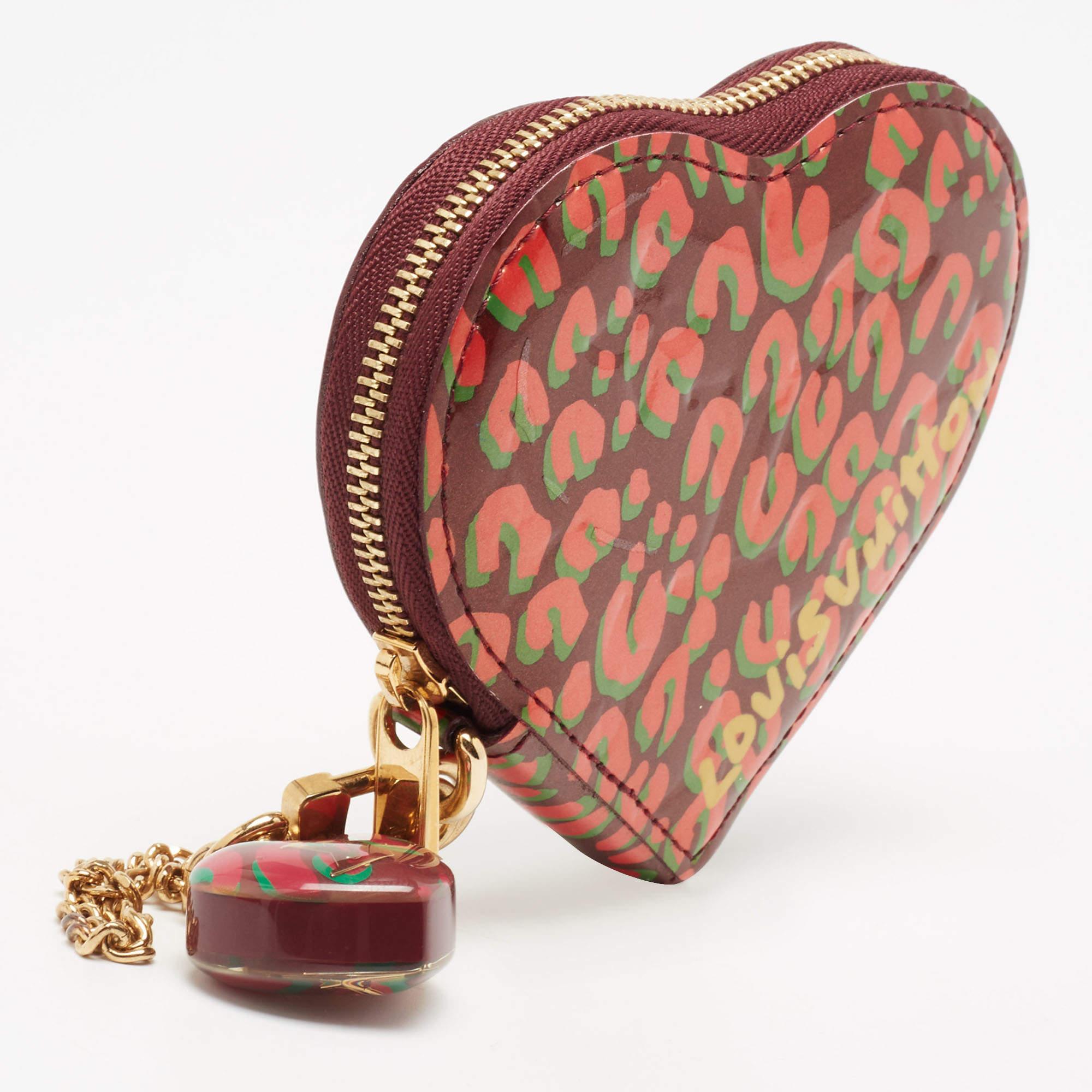 Louis Vuitton Vernis Leather Limited Edition Stephen Sprouse Heart Coin Purse In Good Condition In Dubai, Al Qouz 2
