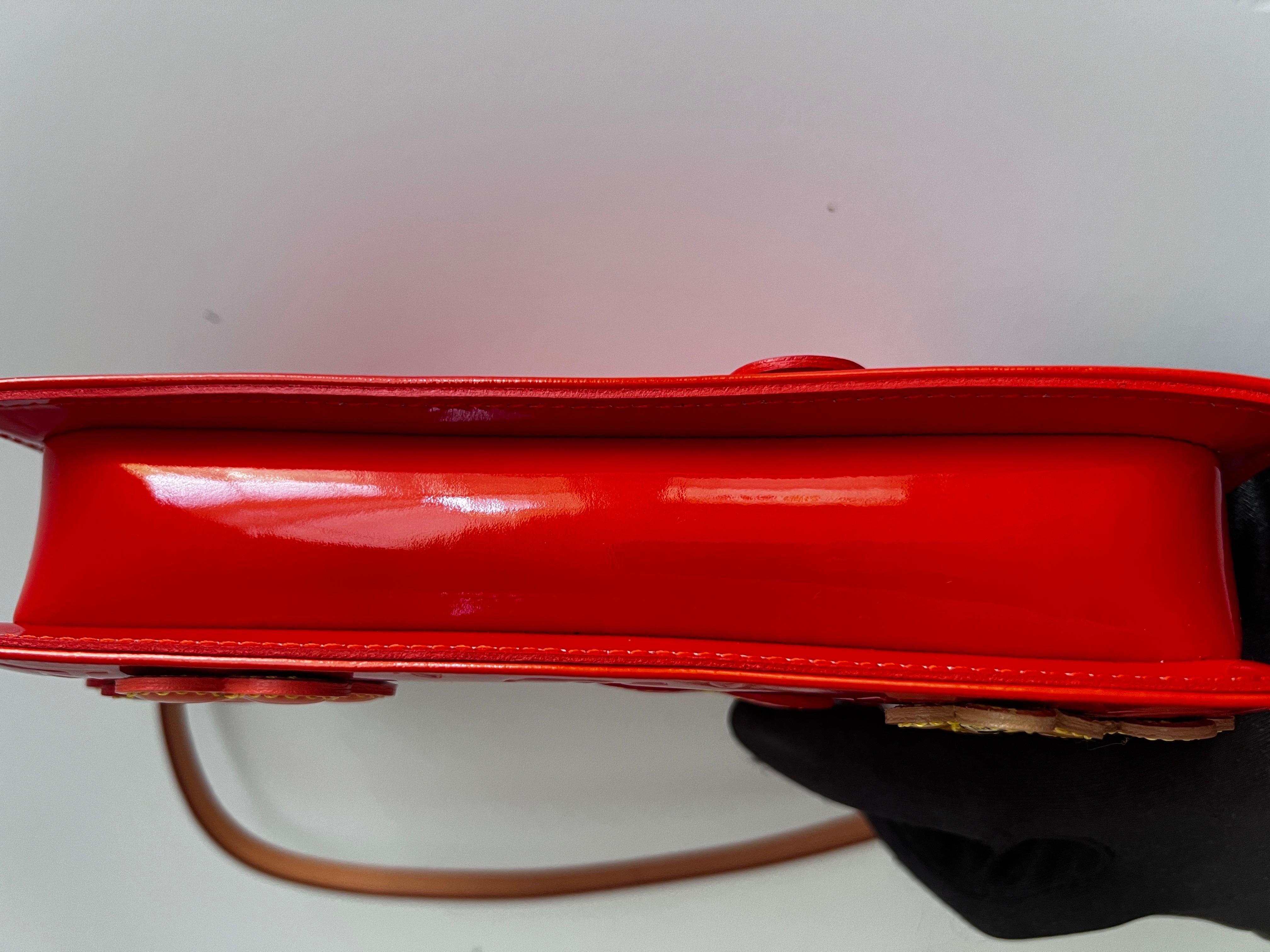 Louis Vuitton  Vernis Lexington Fleurs Pochette orange For Sale 4