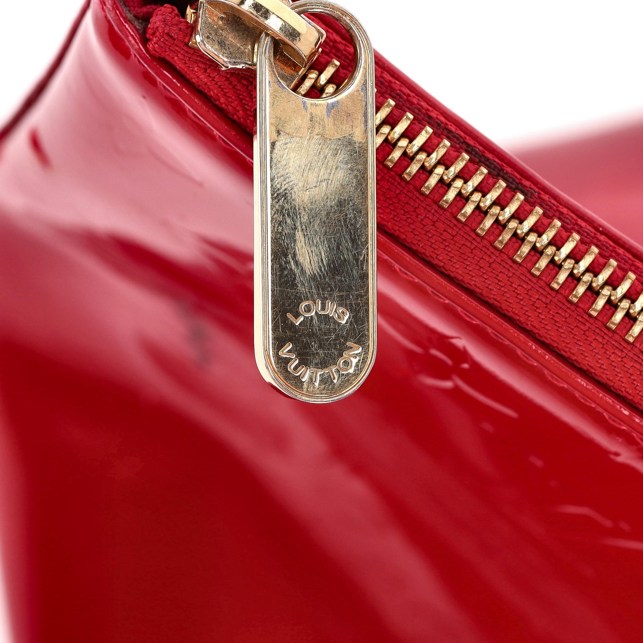 Louis Vuitton Vernis Patent Leather Bellevue Monogram Embossed Tote Bag For Sale 4